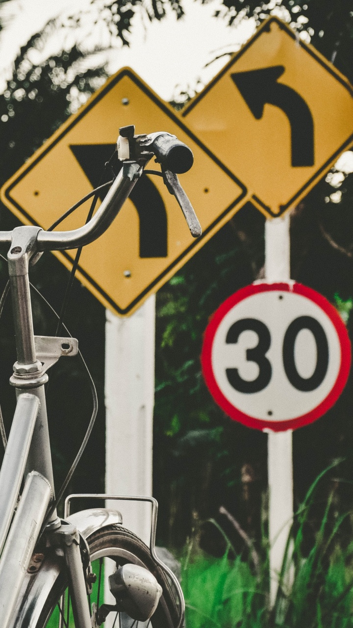 Обои знак, вывеска, велосипед, иллюстрация, дорога в разрешении 720x1280