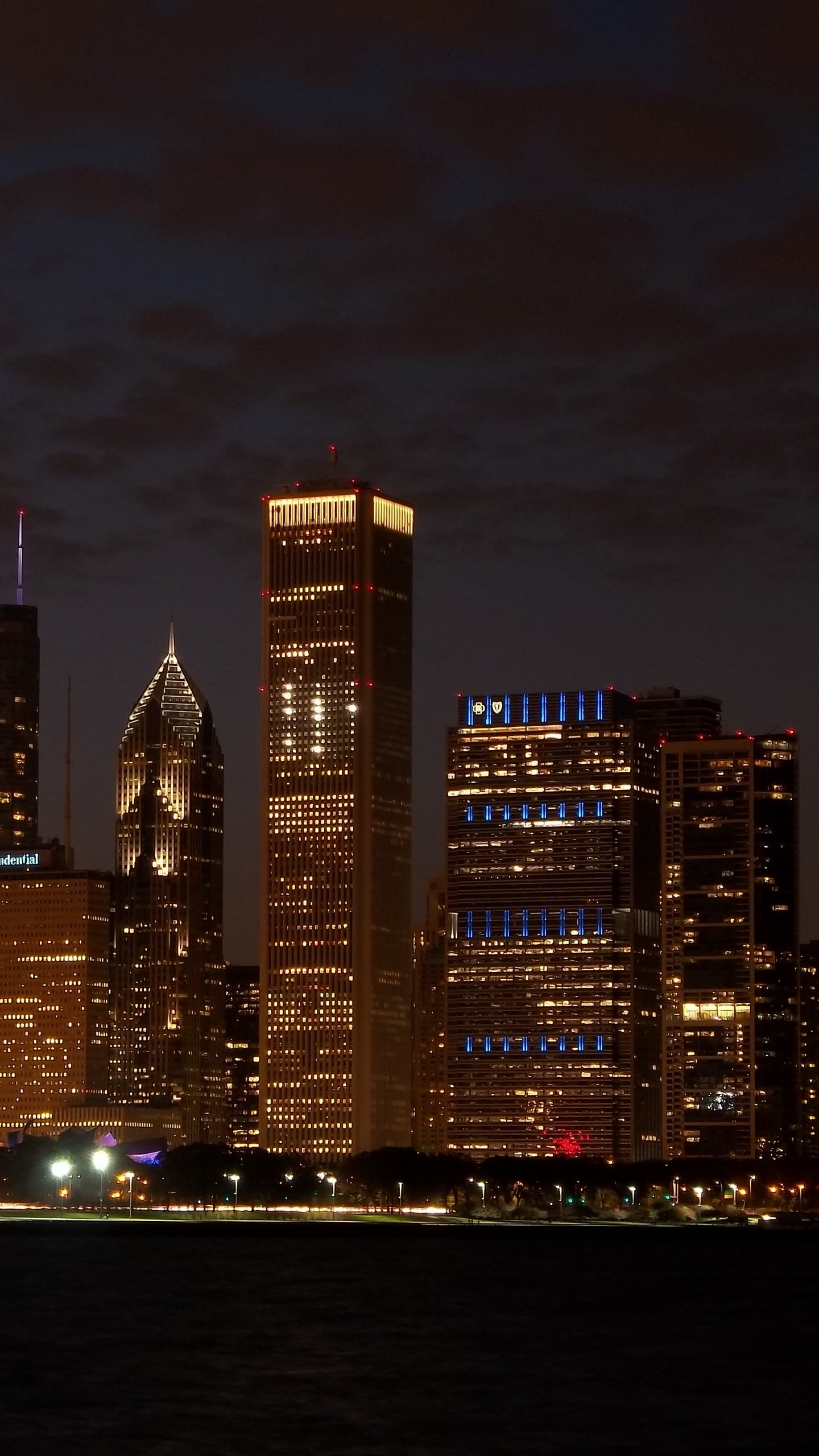 Обои Чикаго, небоскреб, город, городской пейзаж, линия горизонта в разрешении 1440x2560