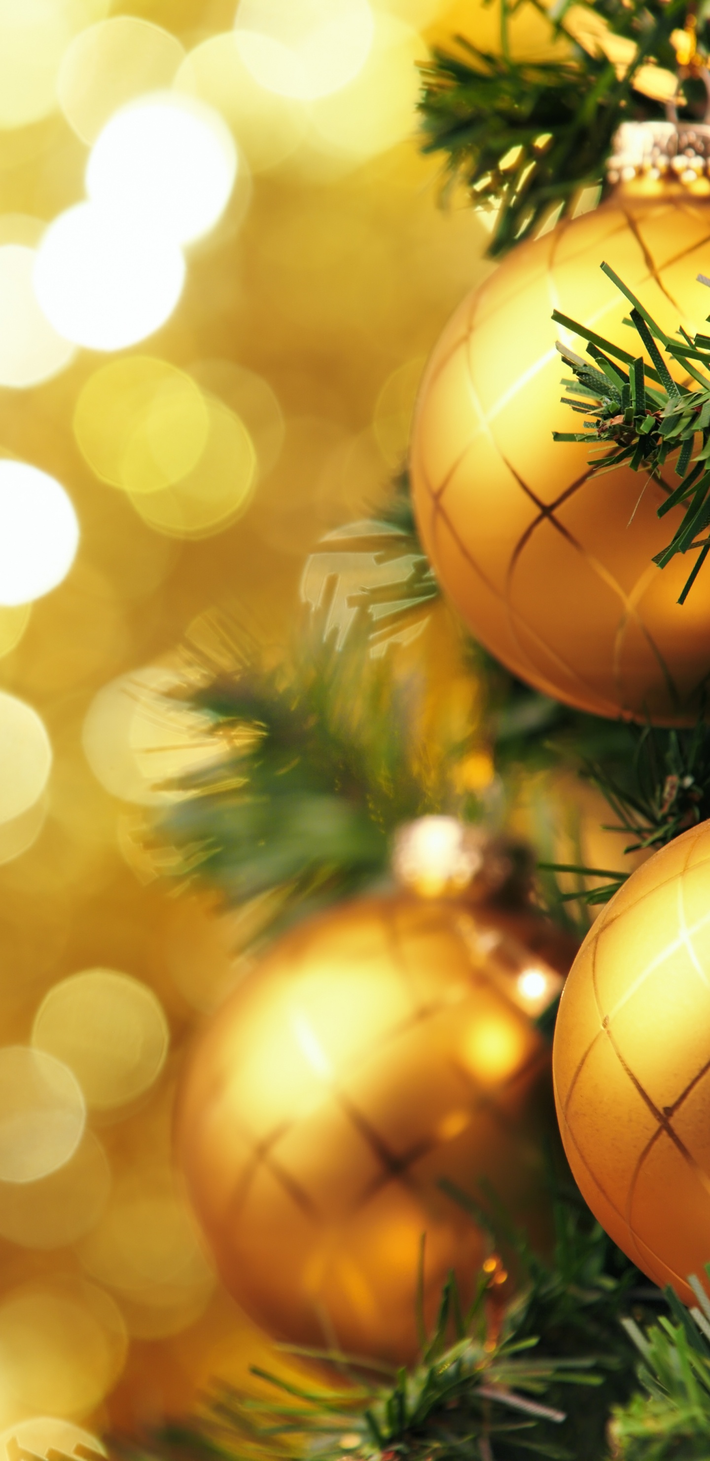 Обои Рождественский день, рождественский орнамент, елка, праздник, Рождественские украшения в разрешении 1440x2960