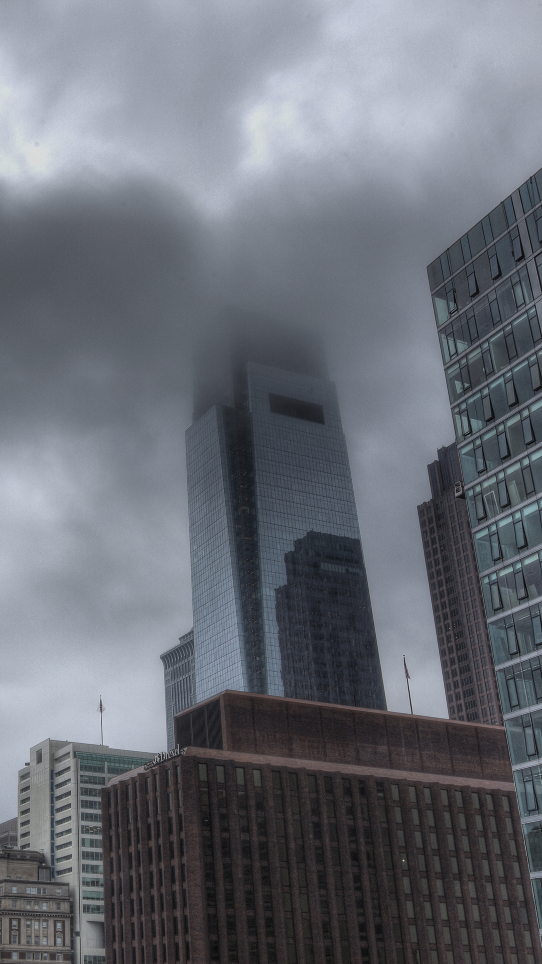 Обои небоскреб, облако, здание, серый цвет, башня в разрешении 1080x1920