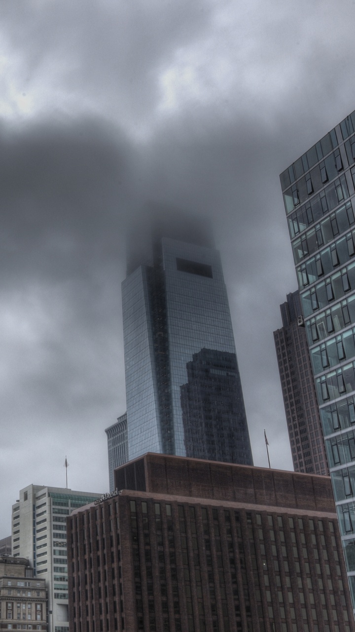 Обои небоскреб, облако, здание, серый цвет, башня в разрешении 720x1280