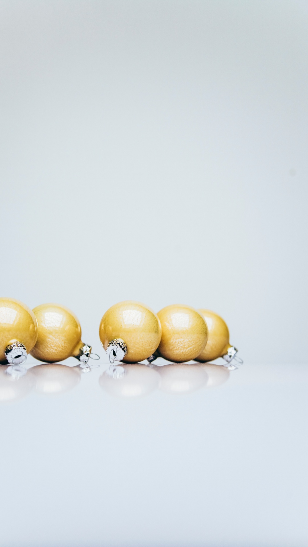 Обои Рождественский Магазин, растение, цвет беж, Рождественские украшения, рождественский орнамент в разрешении 1080x1920