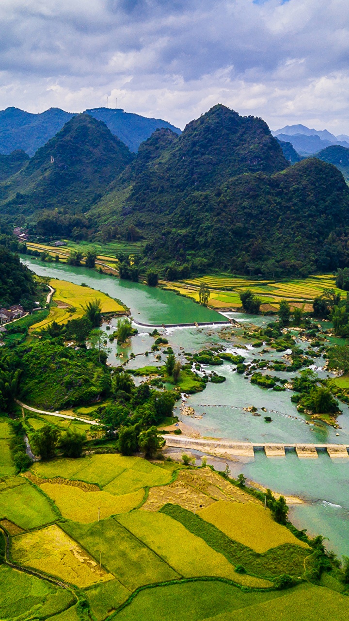 Обои природа, горный рельеф, гора, горная станция, гидроресурсы в разрешении 720x1280