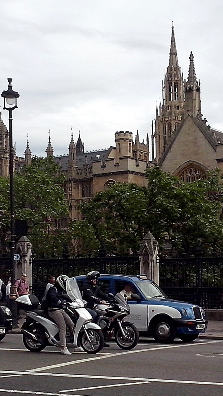 Обои транспорт, город, авто, здание, Биг Бен в разрешении 720x1280