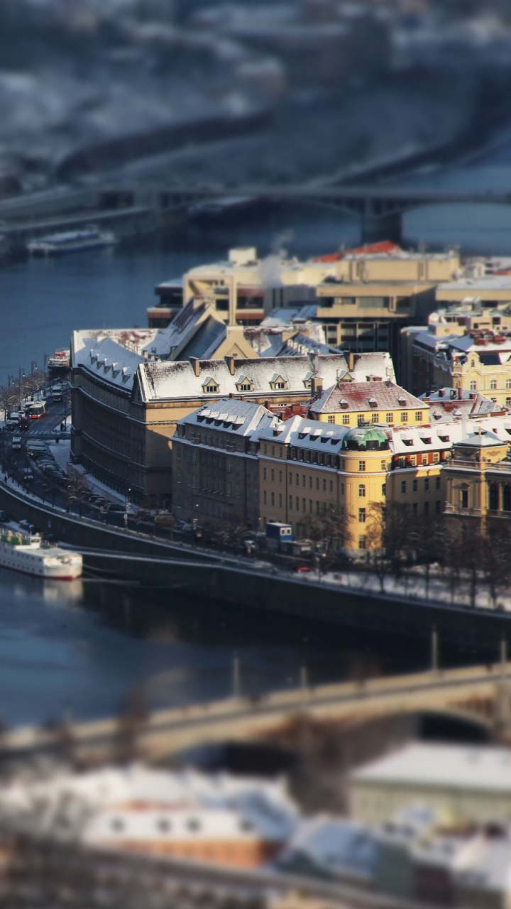 Обои город, городской пейзаж, водный путь, городской район, реки в разрешении 720x1280