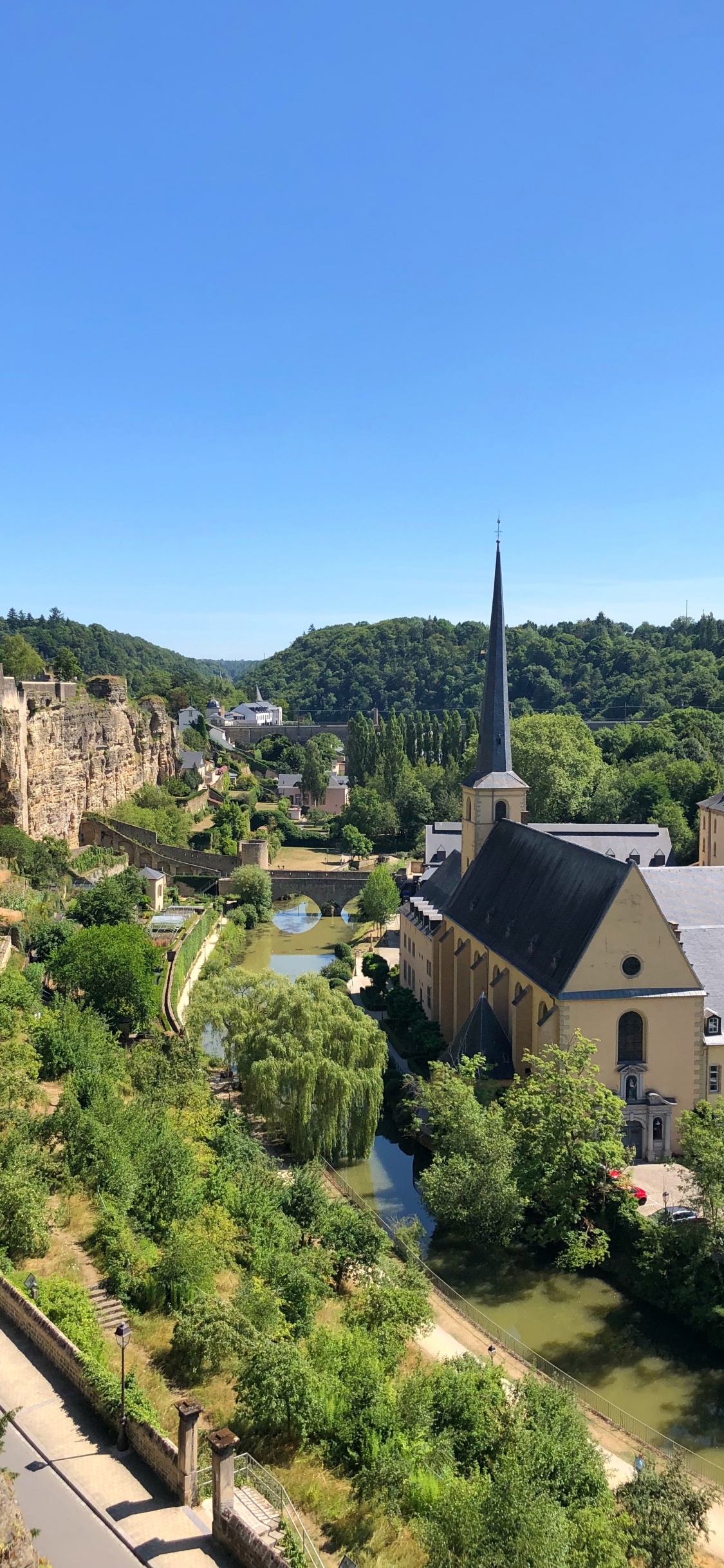 Обои Люксембург, туризм, наука, биология, водоем в разрешении 1125x2436