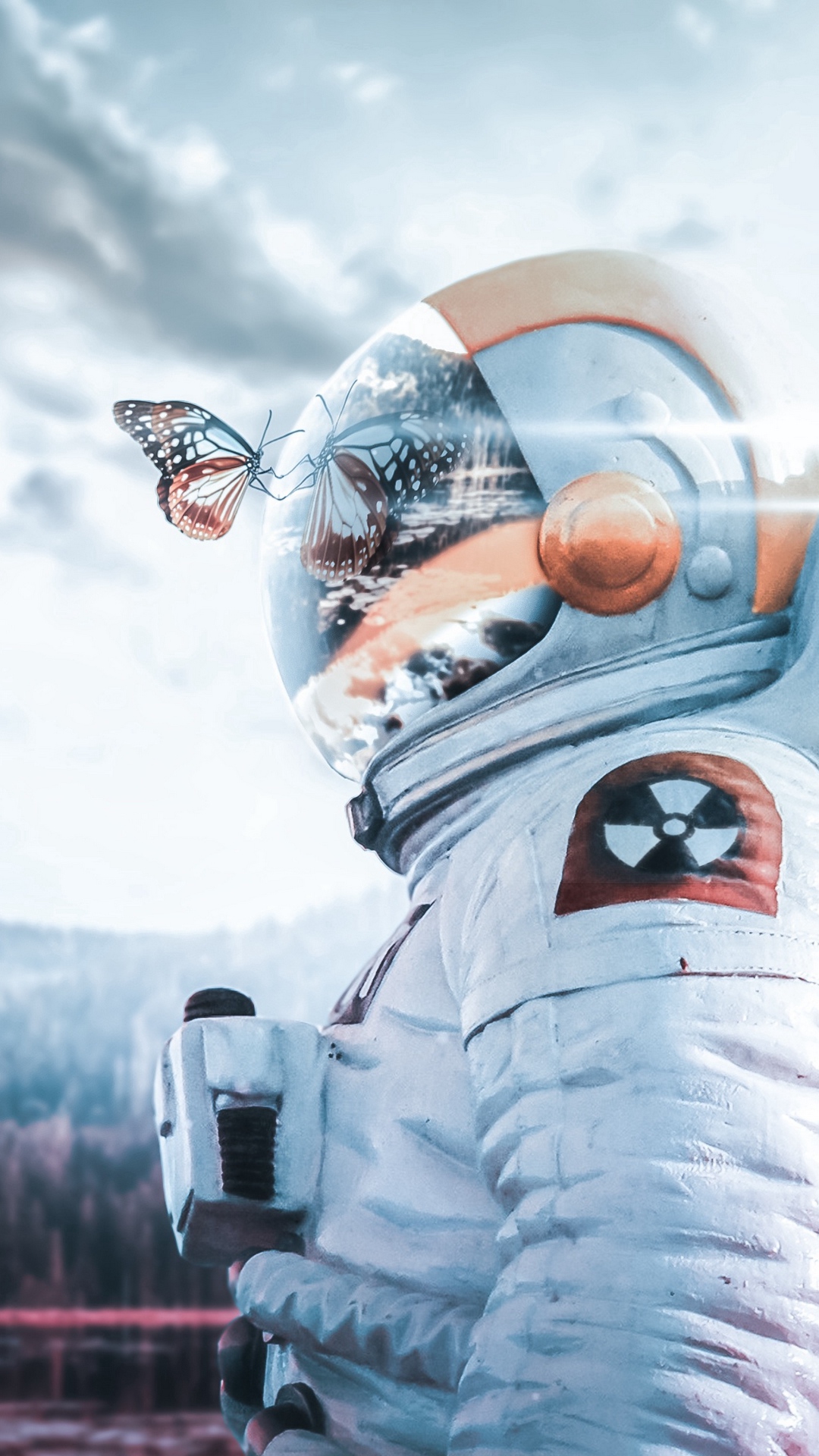 Обои облако, лазурный, шлем, автомобильные шины, перчатка в разрешении 1080x1920