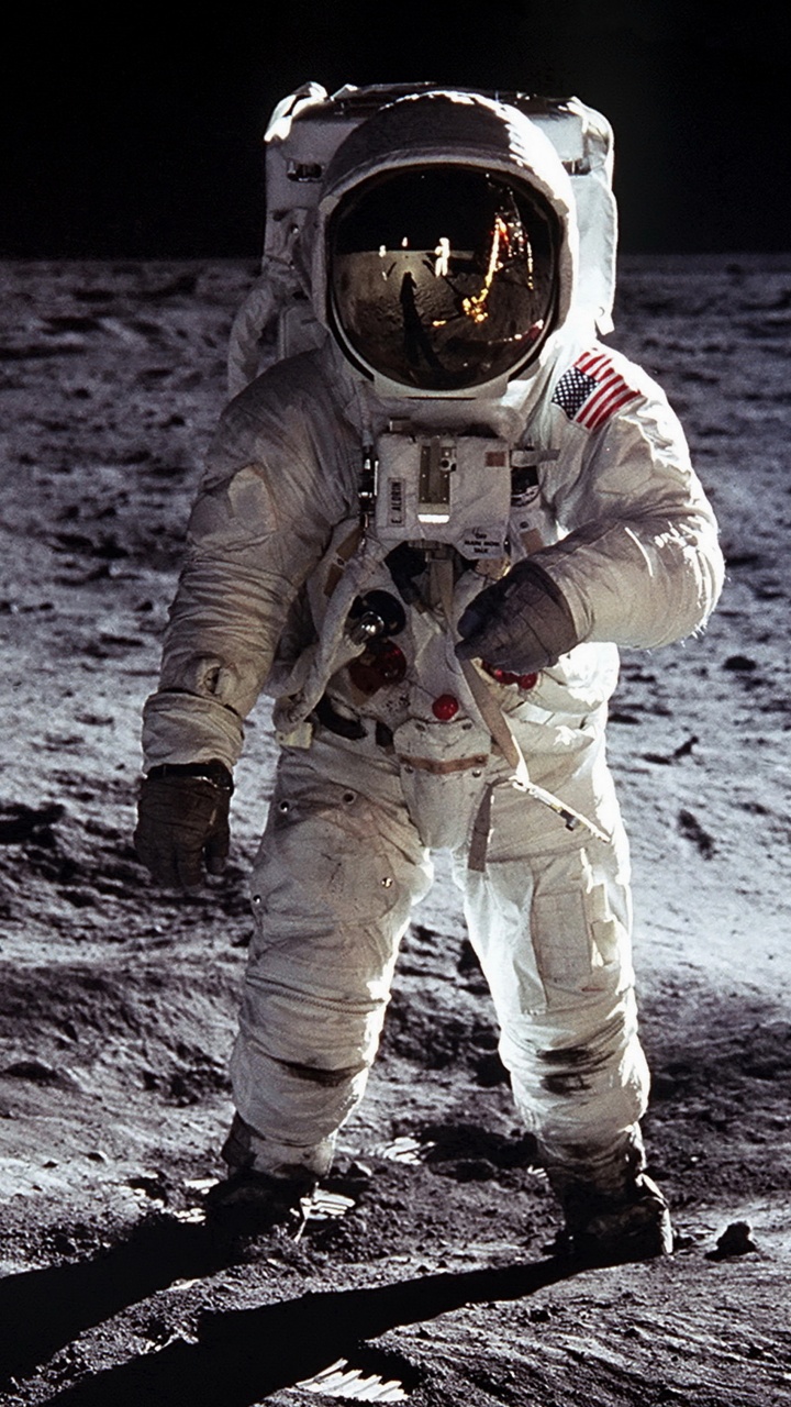 Обои Аполлон 11, луна, астронавт, астрономический объект, космос в разрешении 720x1280