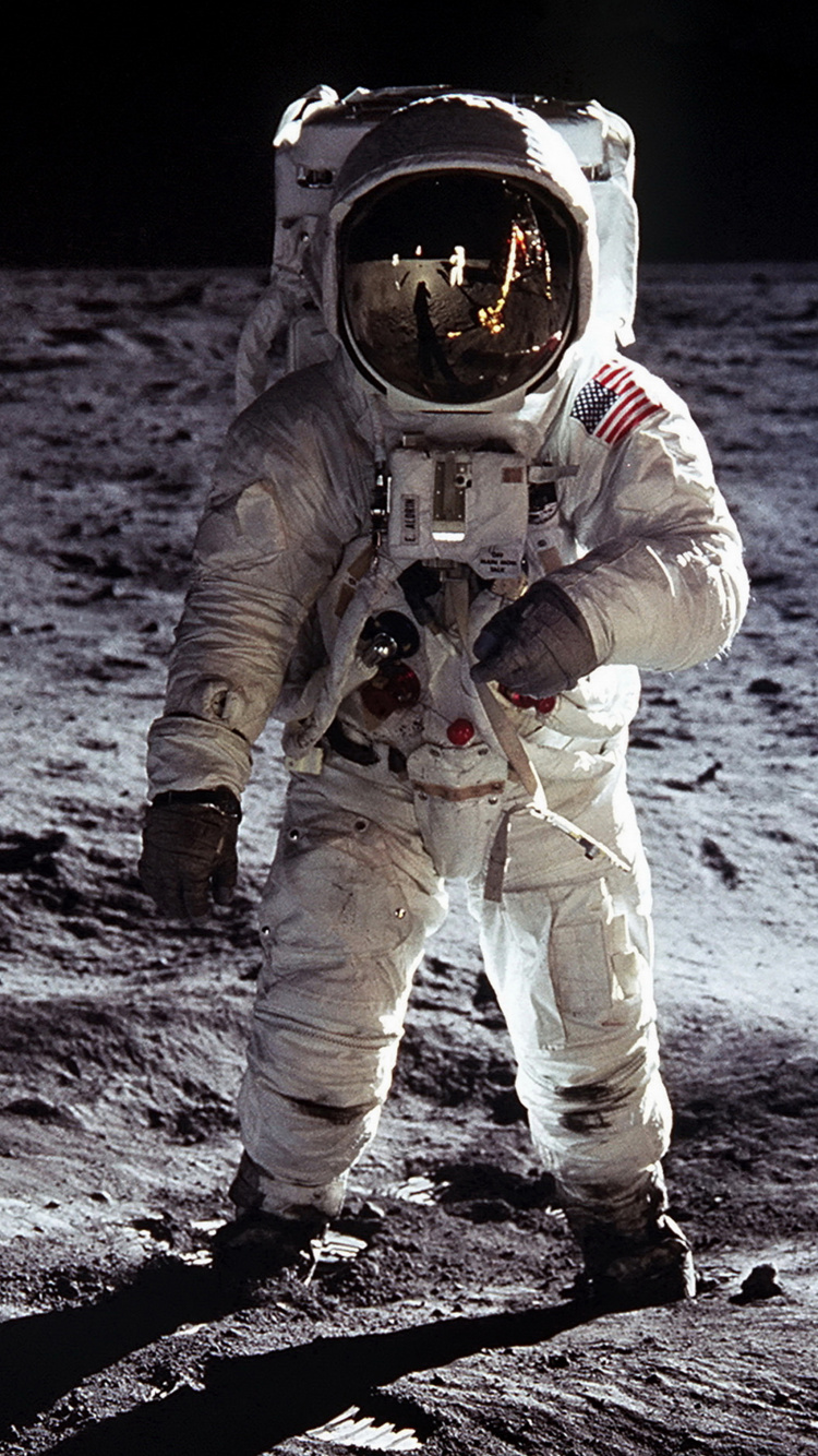 Обои Аполлон 11, луна, астронавт, астрономический объект, космос в разрешении 750x1334