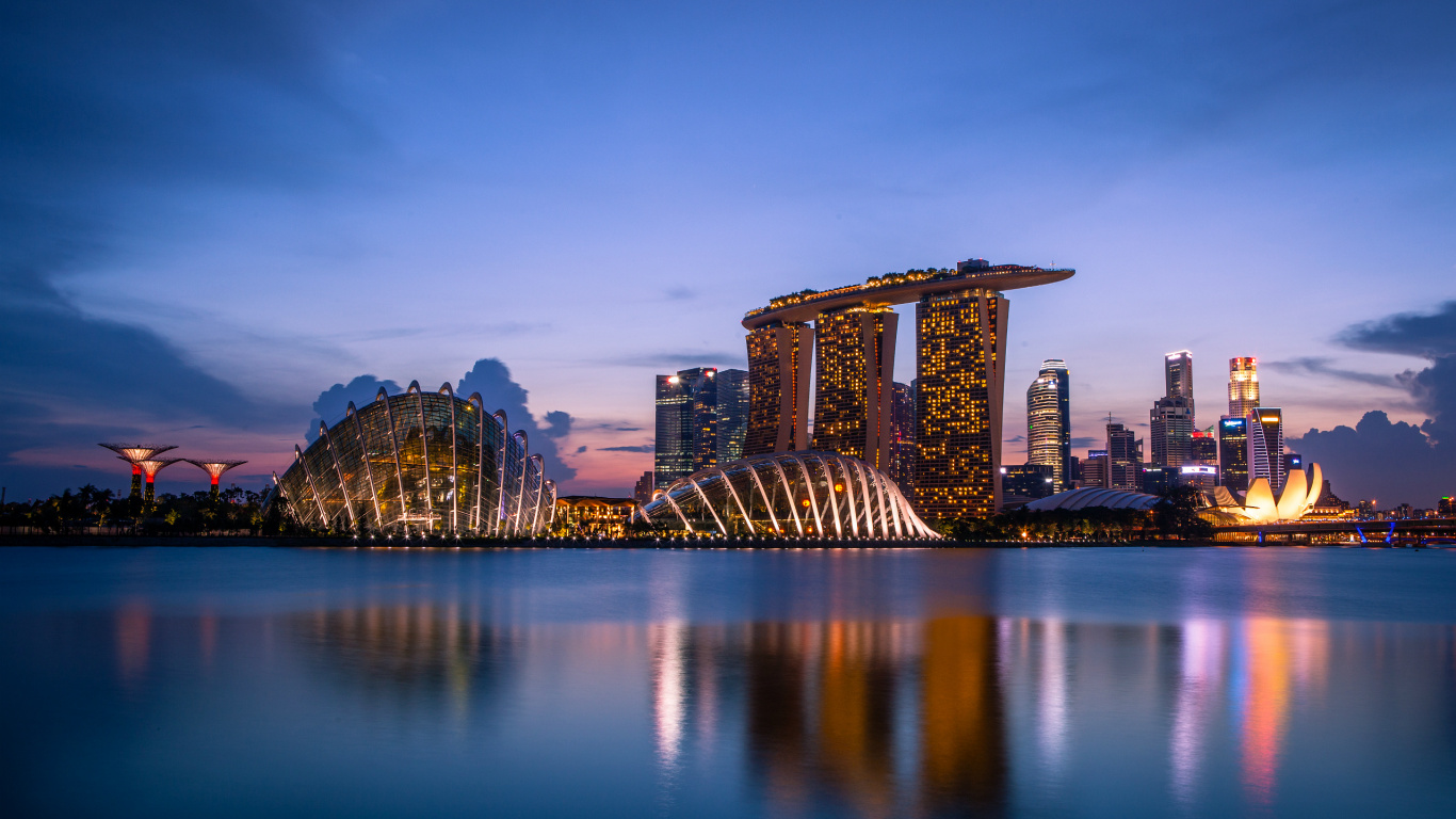 Обои город, городской пейзаж, ориентир, отражение, линия горизонта в разрешении 1366x768