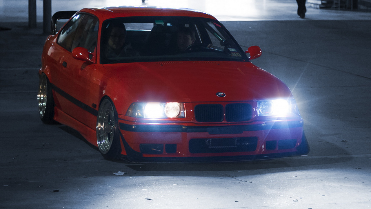 Обои семейный автомобиль, легковые автомобили, шина, колесо, капюшон в разрешении 1280x720