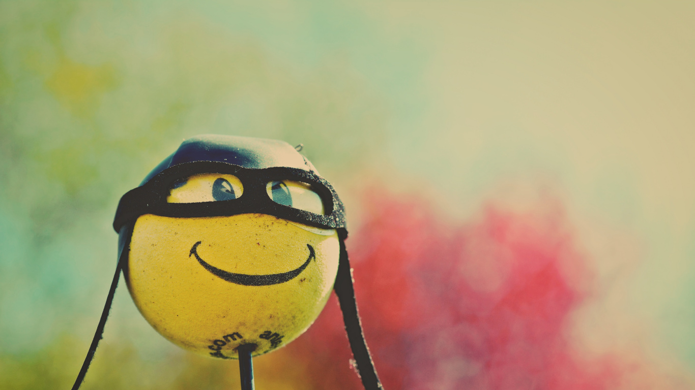 Обои улыбчивый, голова, улыбка, глаз, растение в разрешении 1366x768