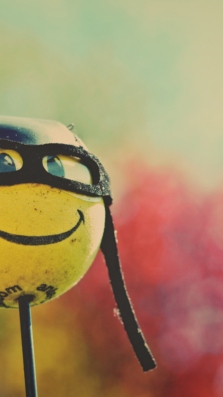 Обои улыбчивый, голова, улыбка, глаз, растение в разрешении 750x1334