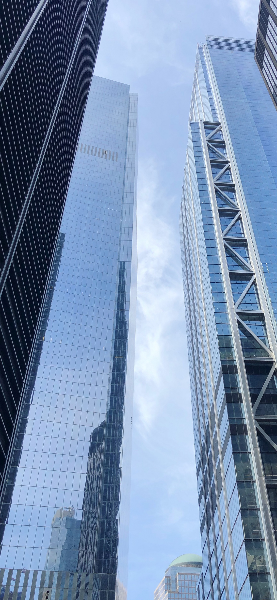 Обои Нью-Йорк, США, небоскреб, башня, синий в разрешении 1125x2436