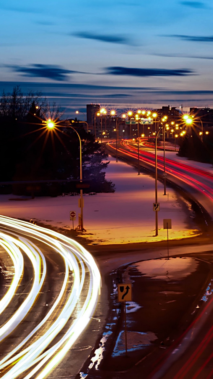 Обои ночь, уличный фонарь, городской район, городской пейзаж, бездна в разрешении 720x1280