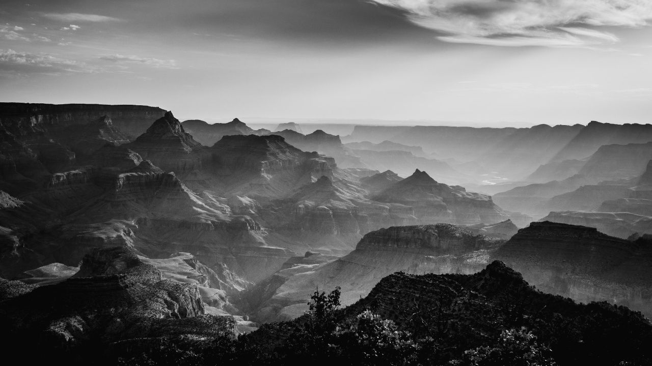 Обои черный и белый, облако, гора, горный ландшафт, монохромный режим в разрешении 1280x720