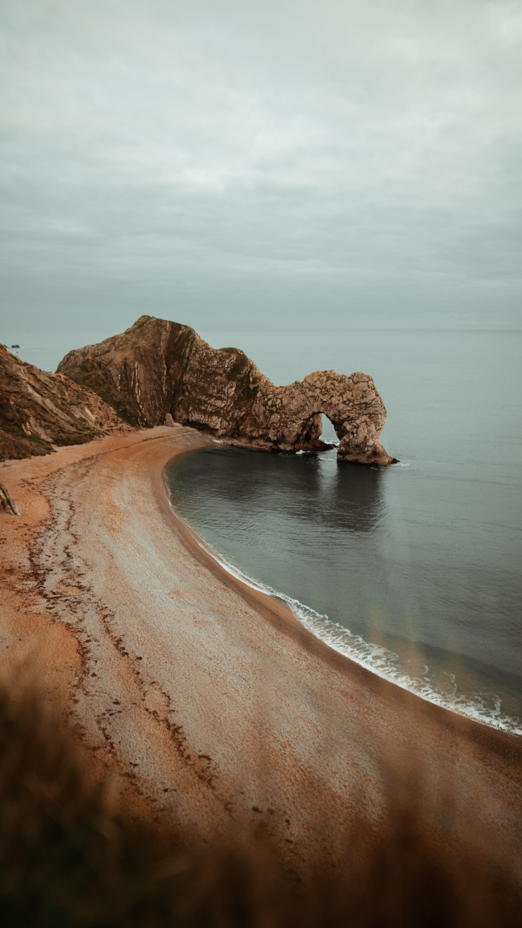 Обои море, побережье, обрыв, природный ландшафт, волна в разрешении 750x1334