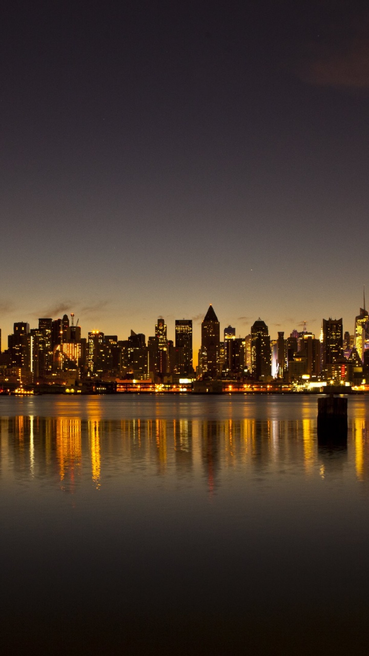 Обои линия горизонта, городской пейзаж, город, ночь, метрополия в разрешении 720x1280