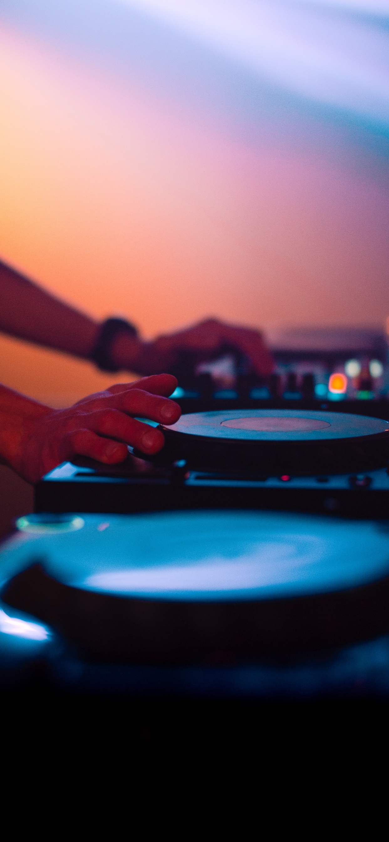 Обои синий, свет, вечер, вода, закат в разрешении 1242x2688