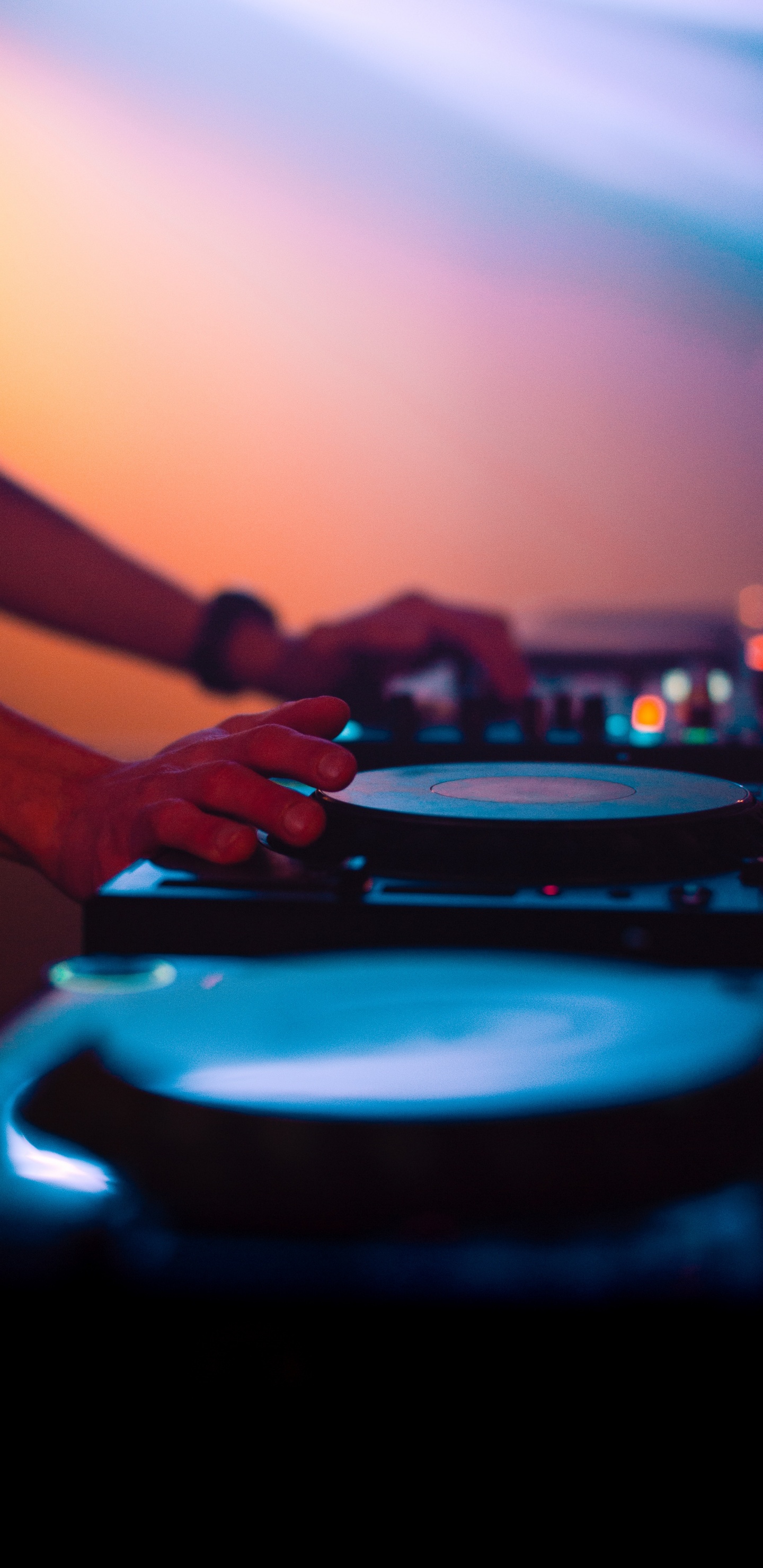 Обои синий, свет, вечер, вода, закат в разрешении 1440x2960