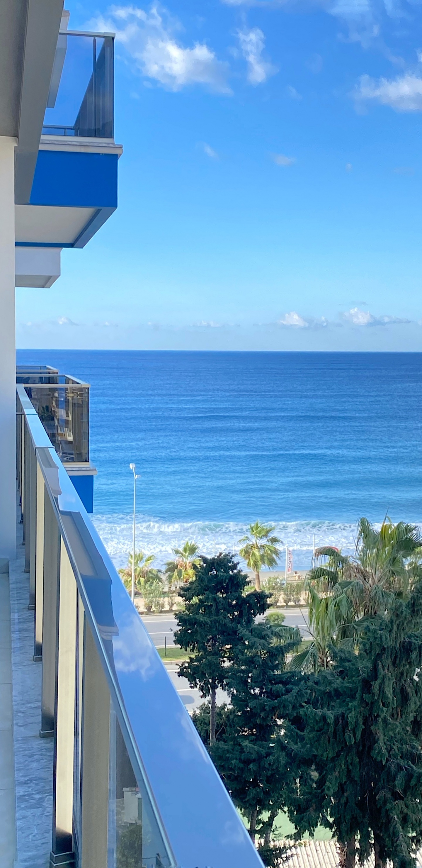 Обои море, облако, вода, дневное время, синий в разрешении 1440x2960