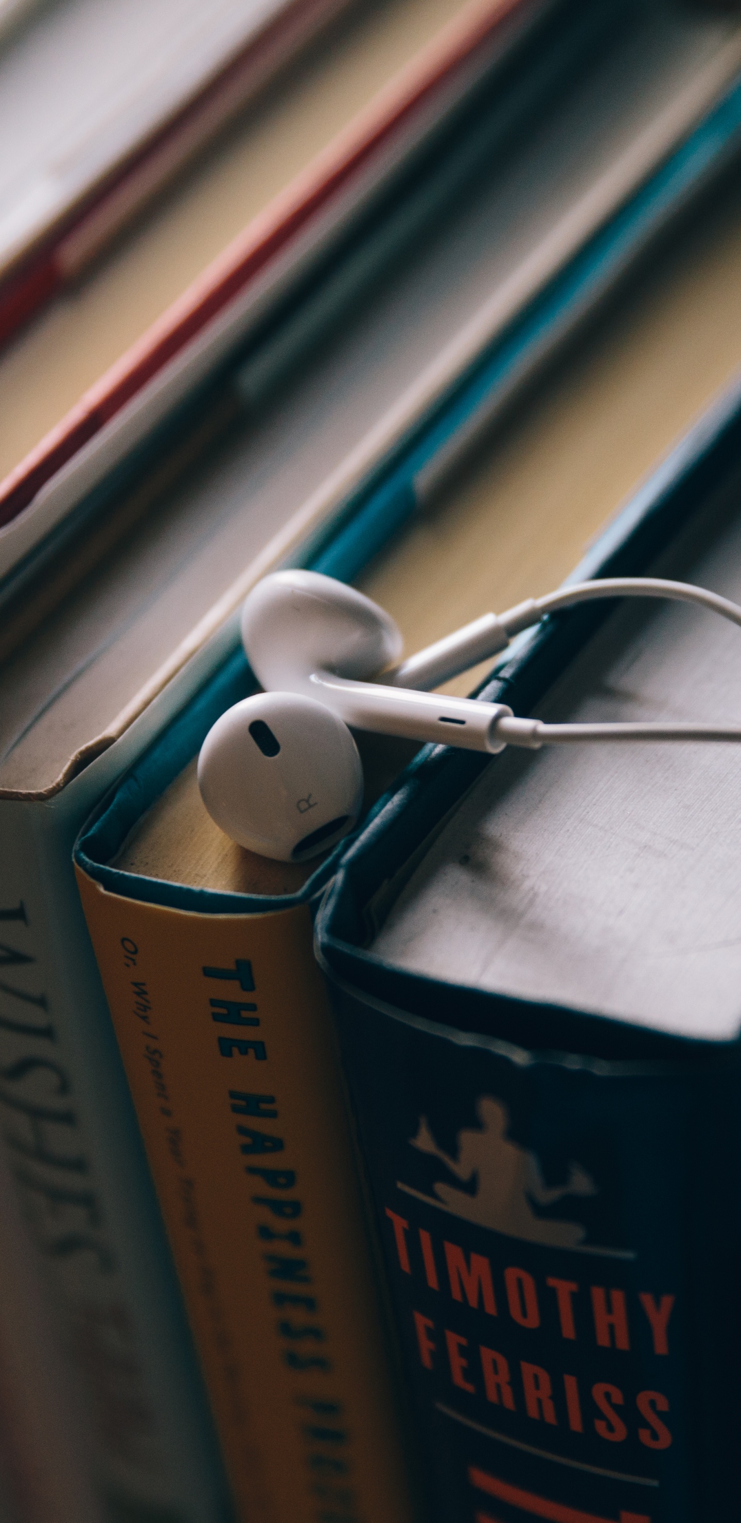 Обои образование, текст, книга, материальное свойство, публикация в разрешении 1440x2960