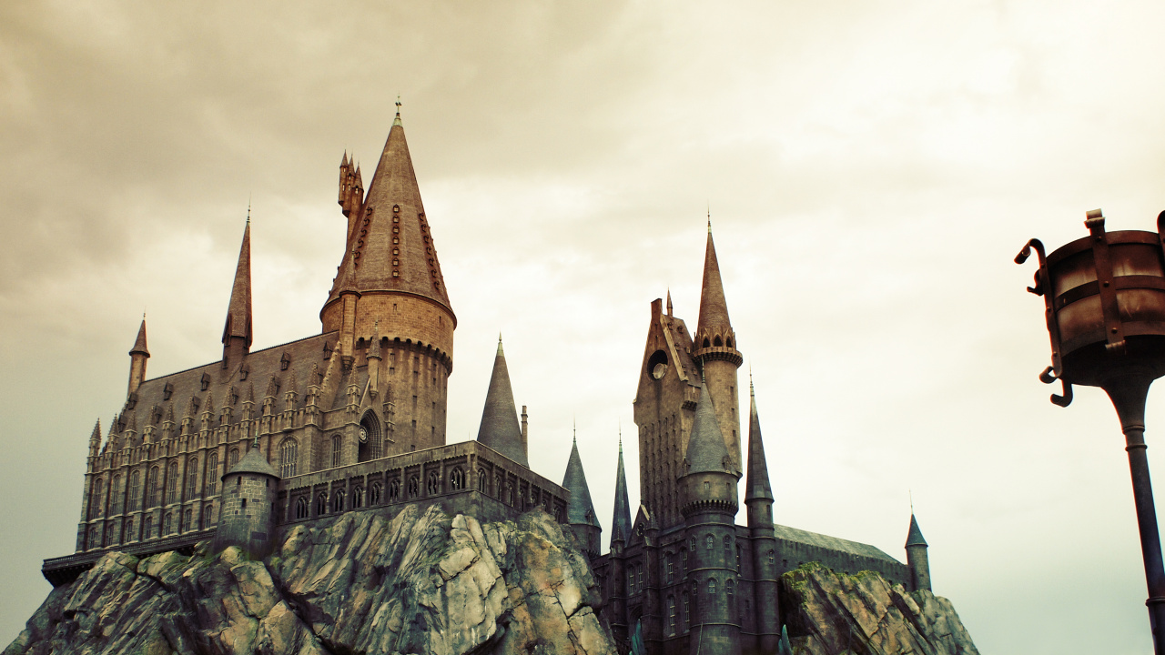 Обои Волшебный мир Гарри Поттера, достопримечательность, ориентир, здание, средневековая архитектура в разрешении 1280x720