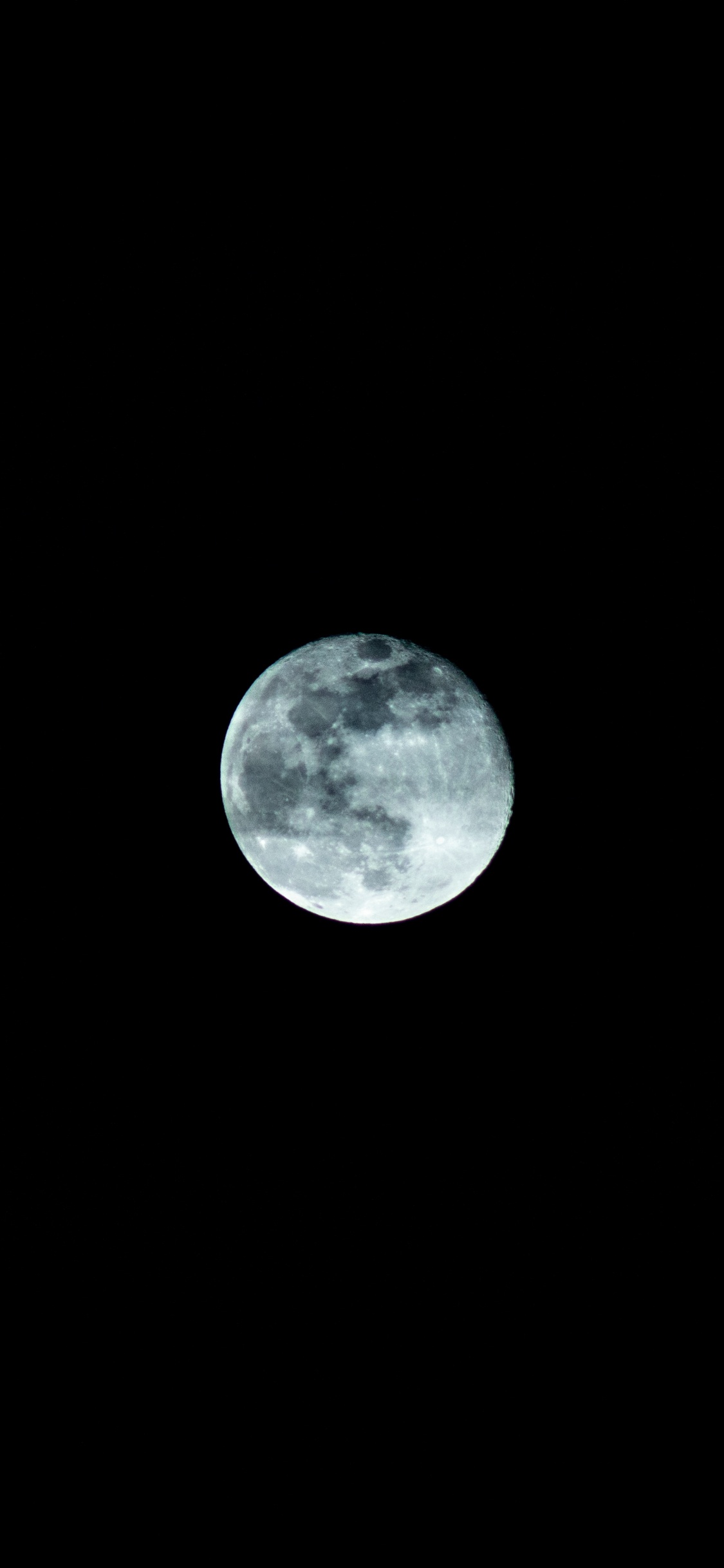 Обои луна, лунный свет, голубая луна, астрономический объект, небесное явление в разрешении 1125x2436