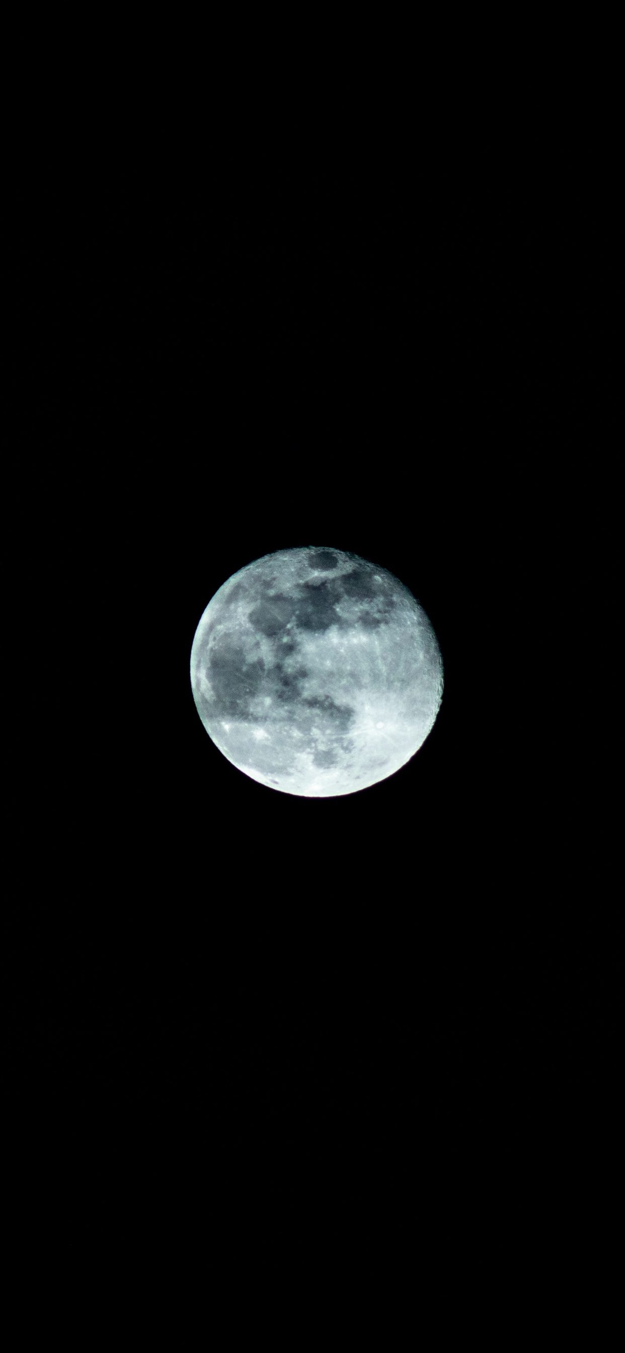 Обои луна, лунный свет, голубая луна, астрономический объект, небесное явление в разрешении 1242x2688
