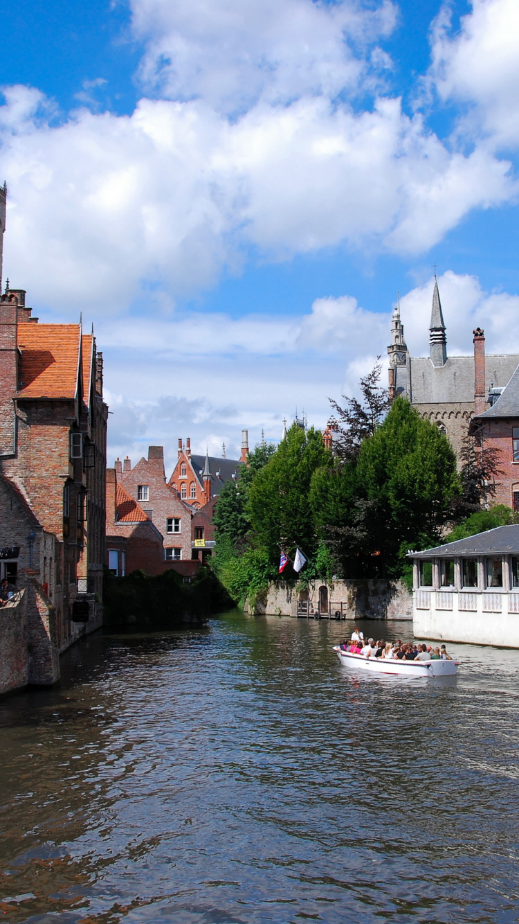 Обои водоем, водный путь, канал, городок, реки в разрешении 750x1334