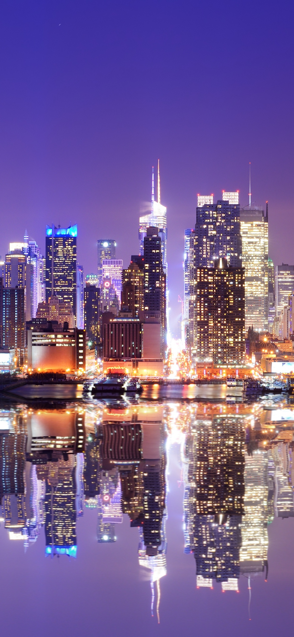 Обои городской пейзаж, город, линия горизонта, метрополия, отражение в разрешении 1242x2688