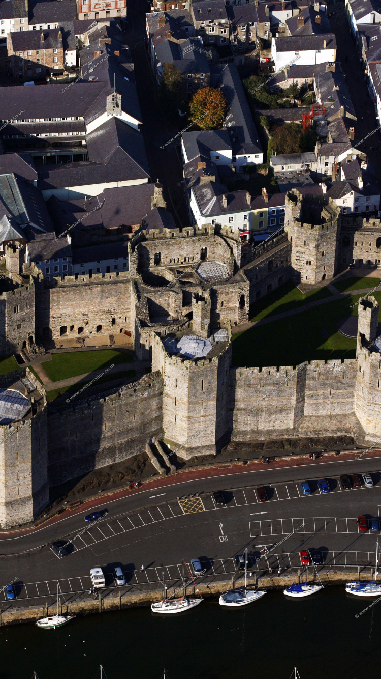 Обои Замок Карнарвон, замок, городской район, город, здание в разрешении 750x1334