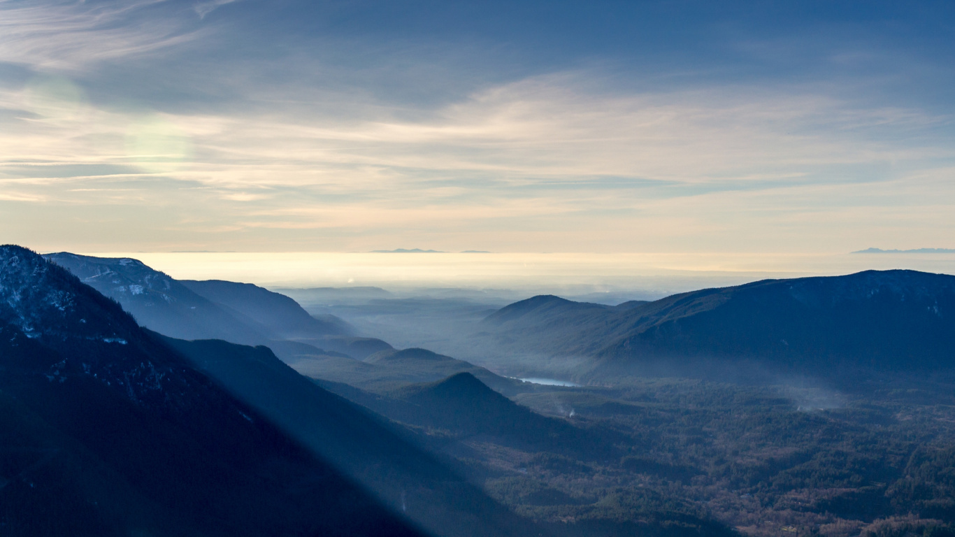Обои горный рельеф, горный хребет, хребет, облако, нагорье в разрешении 1366x768