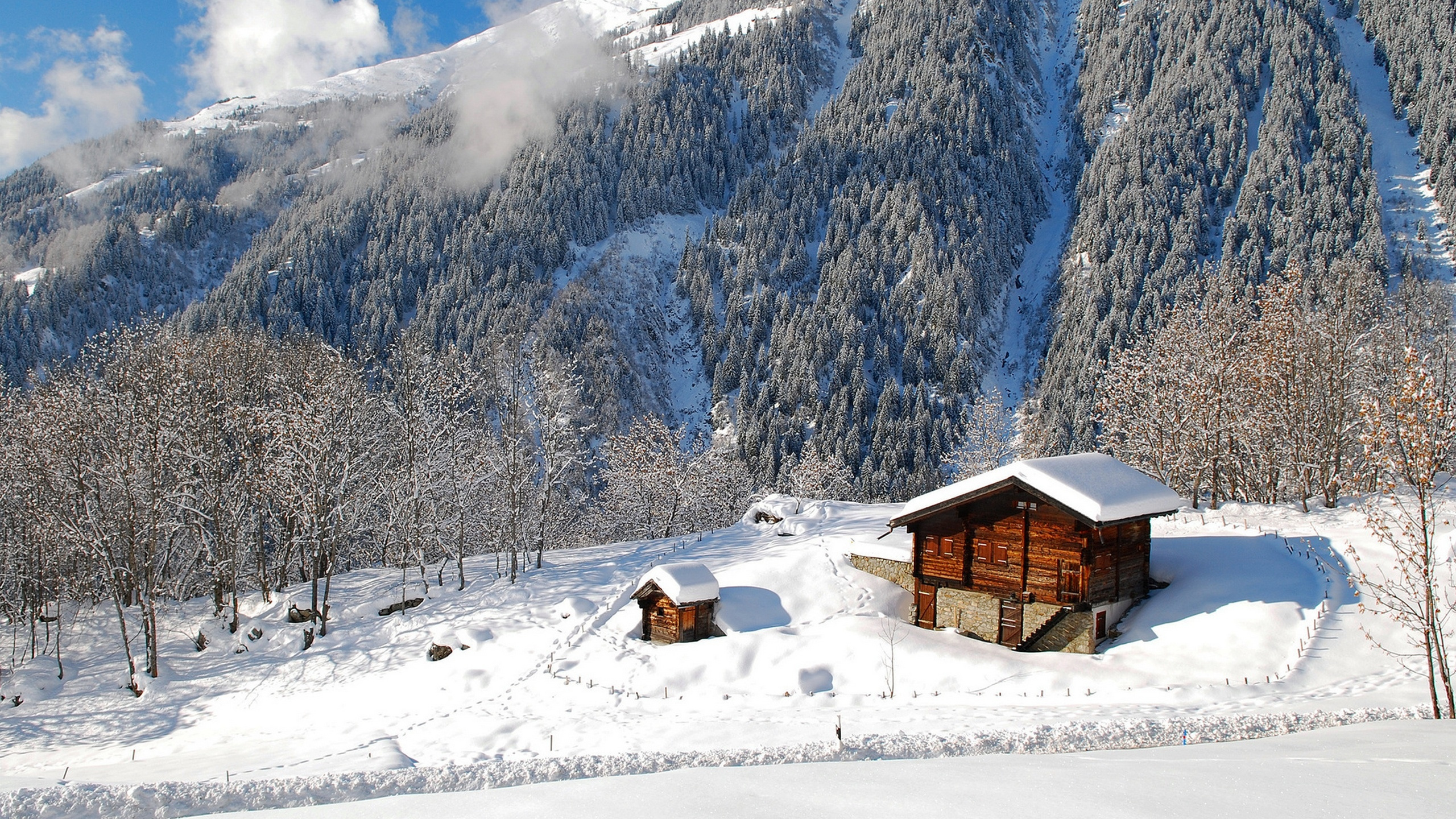 Обои снег, зима, гора, горный рельеф, горный хребет в разрешении 2560x1440