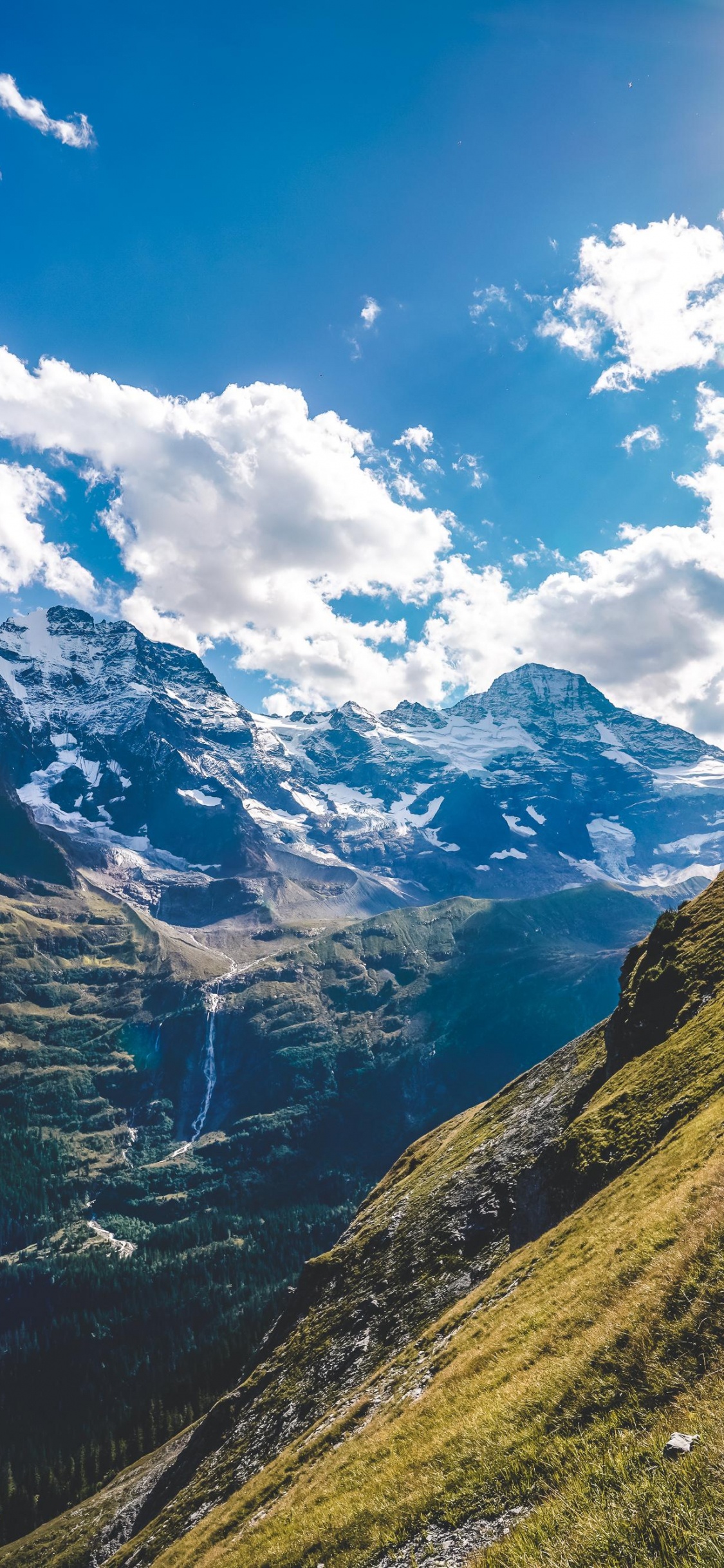 Обои бернские Альпы, швейцарские Альпы, горный рельеф, гора, горный хребет в разрешении 1125x2436