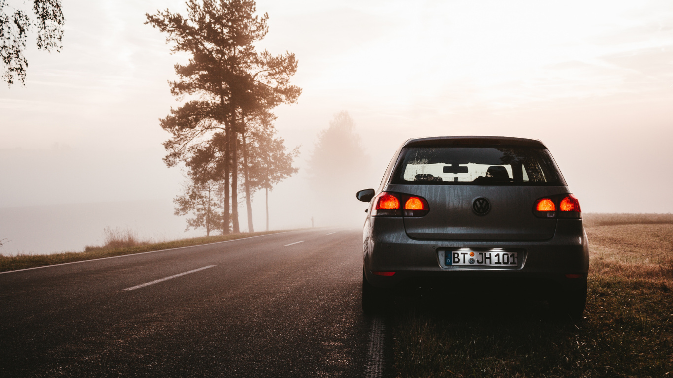Обои Фольксваген жук, Фольксваген, небо, Хэтчбек, Фольксваген гольф в разрешении 1366x768