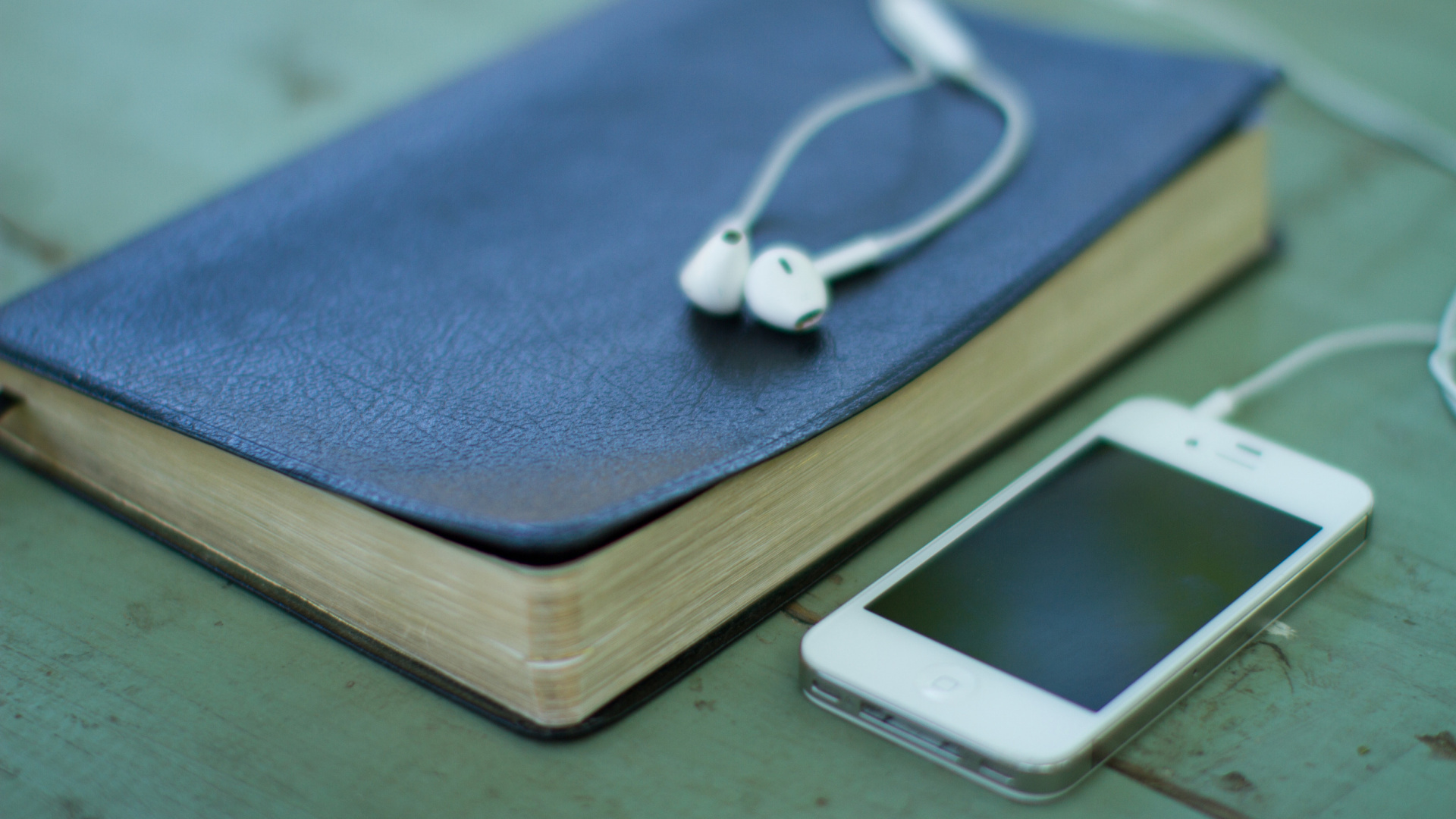 Обои гаджет, электроника, технологии, электронное устройство, модный аксессуар в разрешении 1920x1080