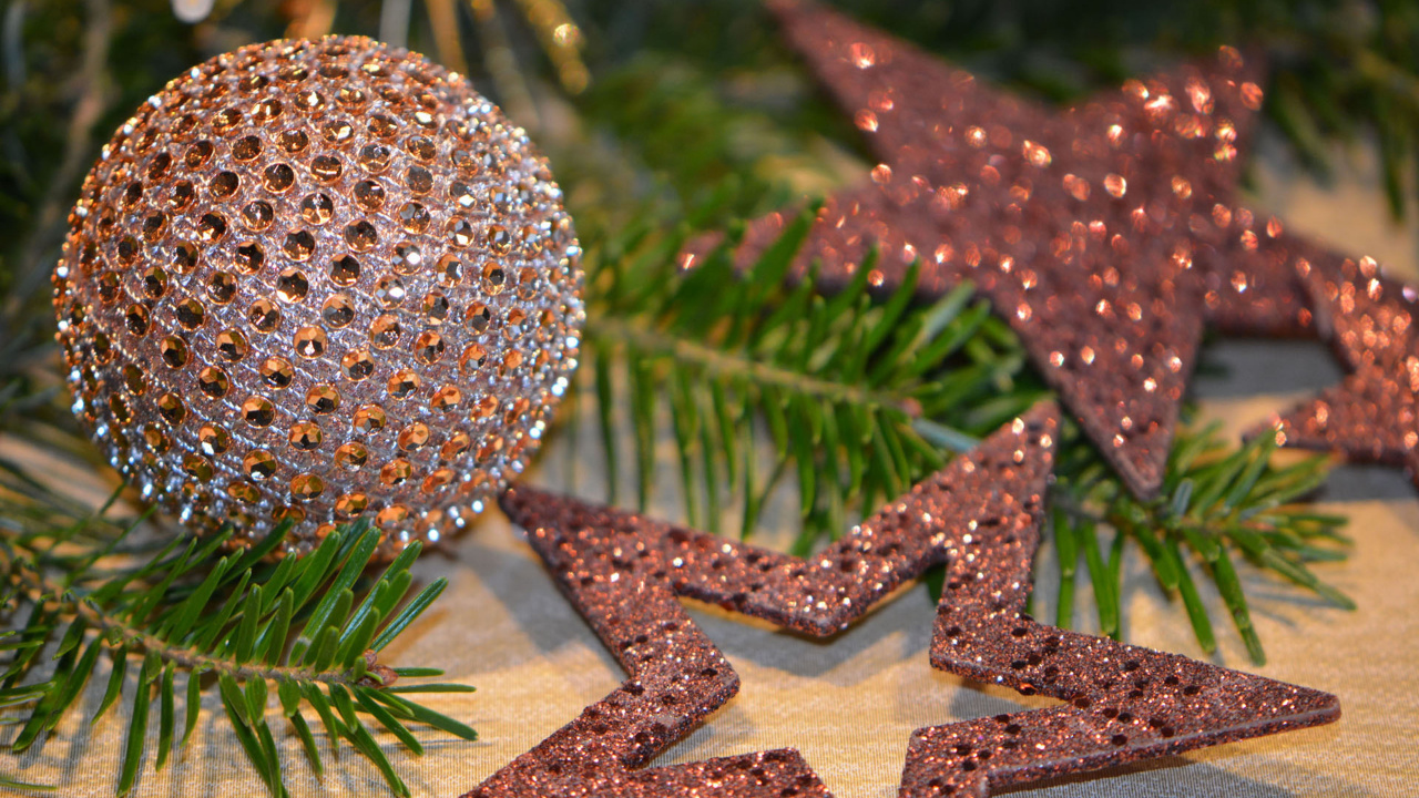 Обои Рождественский день, елка, Рождественские украшения, рождественский орнамент, дерево в разрешении 1280x720