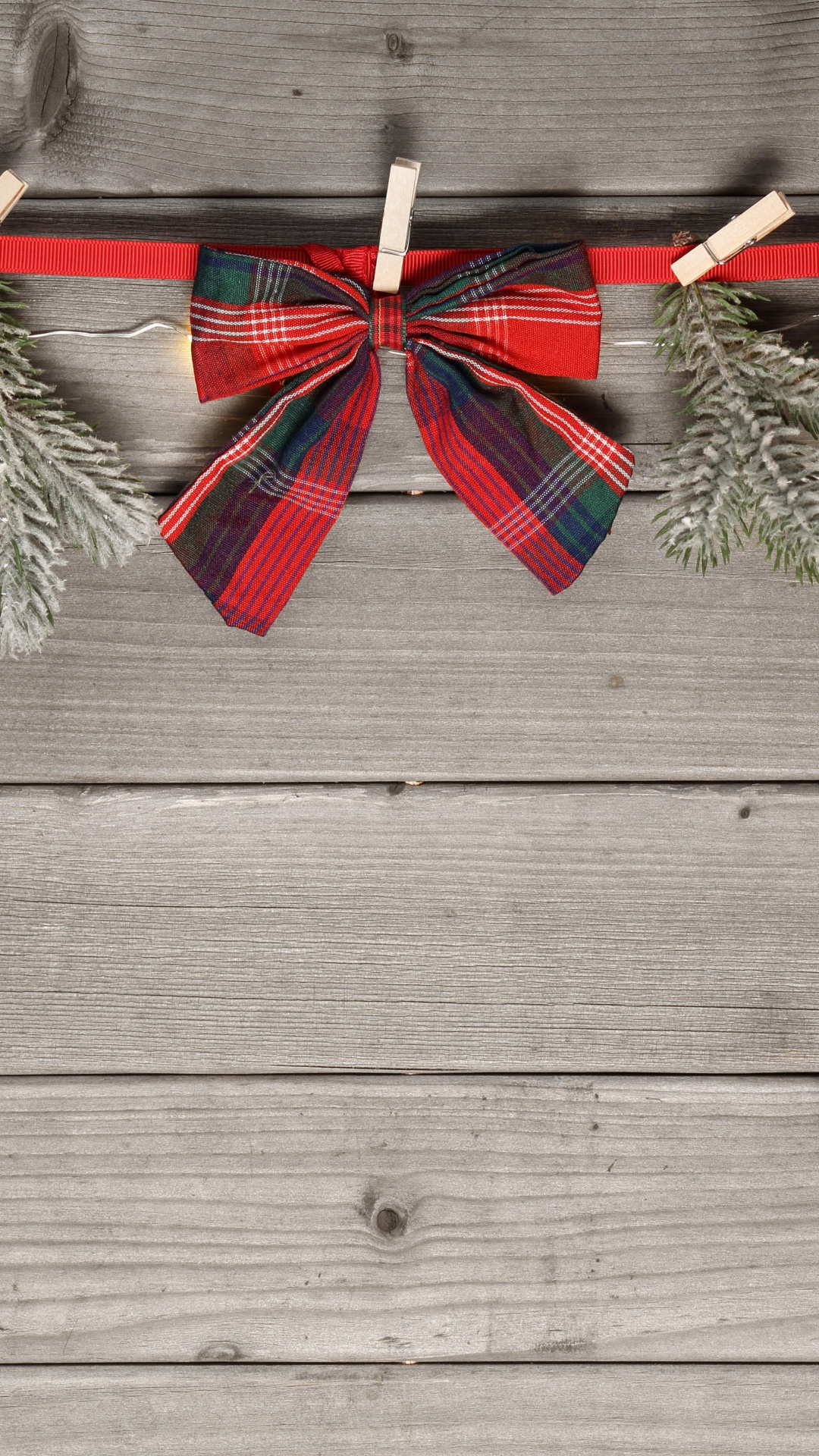 Обои Рождественский день, Рождественские украшения, Новый год, красный цвет, древесина в разрешении 1080x1920