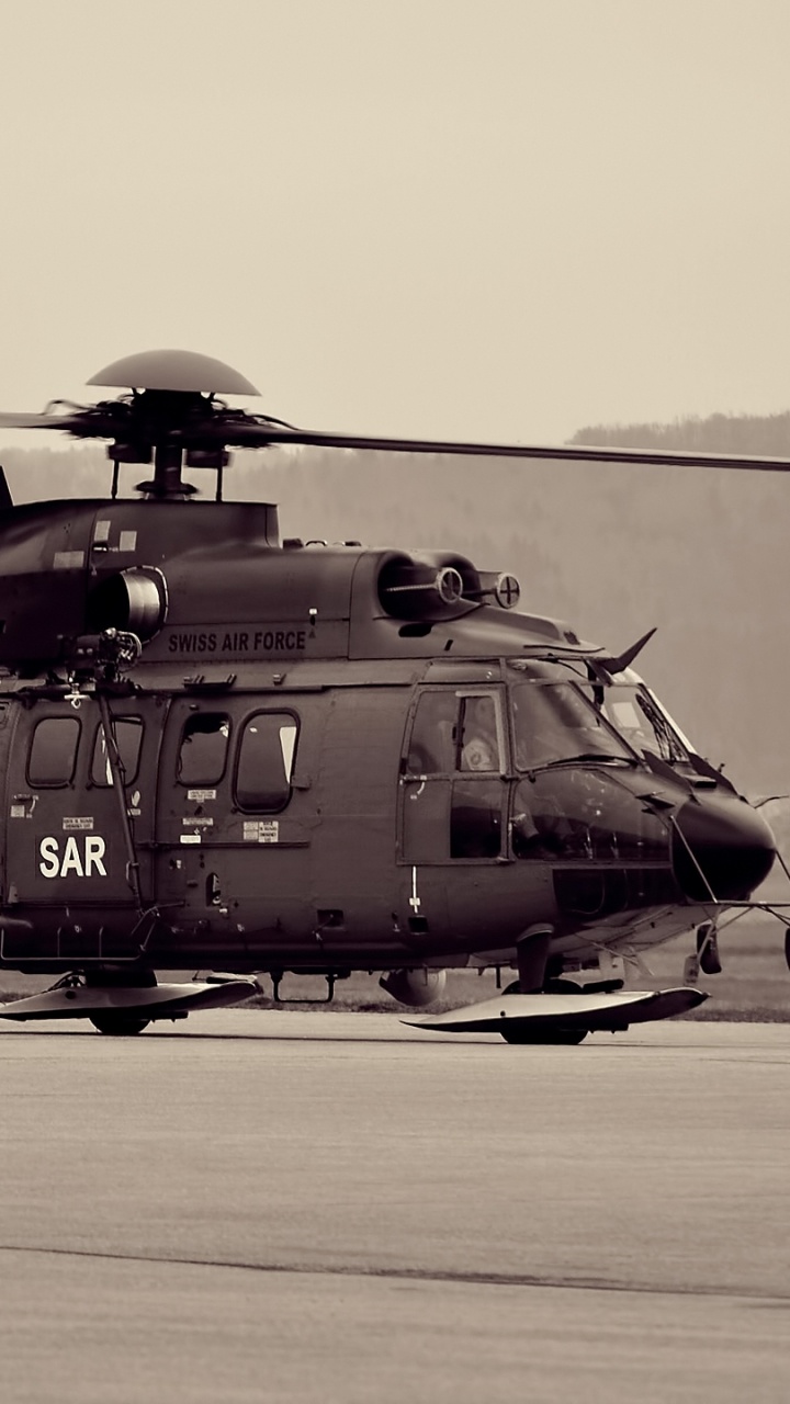 Обои военный вертолет, винтокрылая машина, авиация, воздушные силы, несущий винт вертолета в разрешении 720x1280