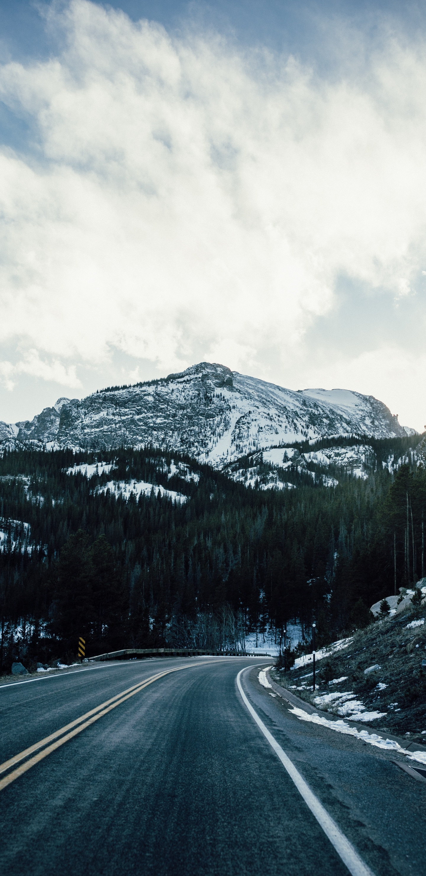 Обои горный хребет, Альпы, гора, дорога, снег в разрешении 1440x2960