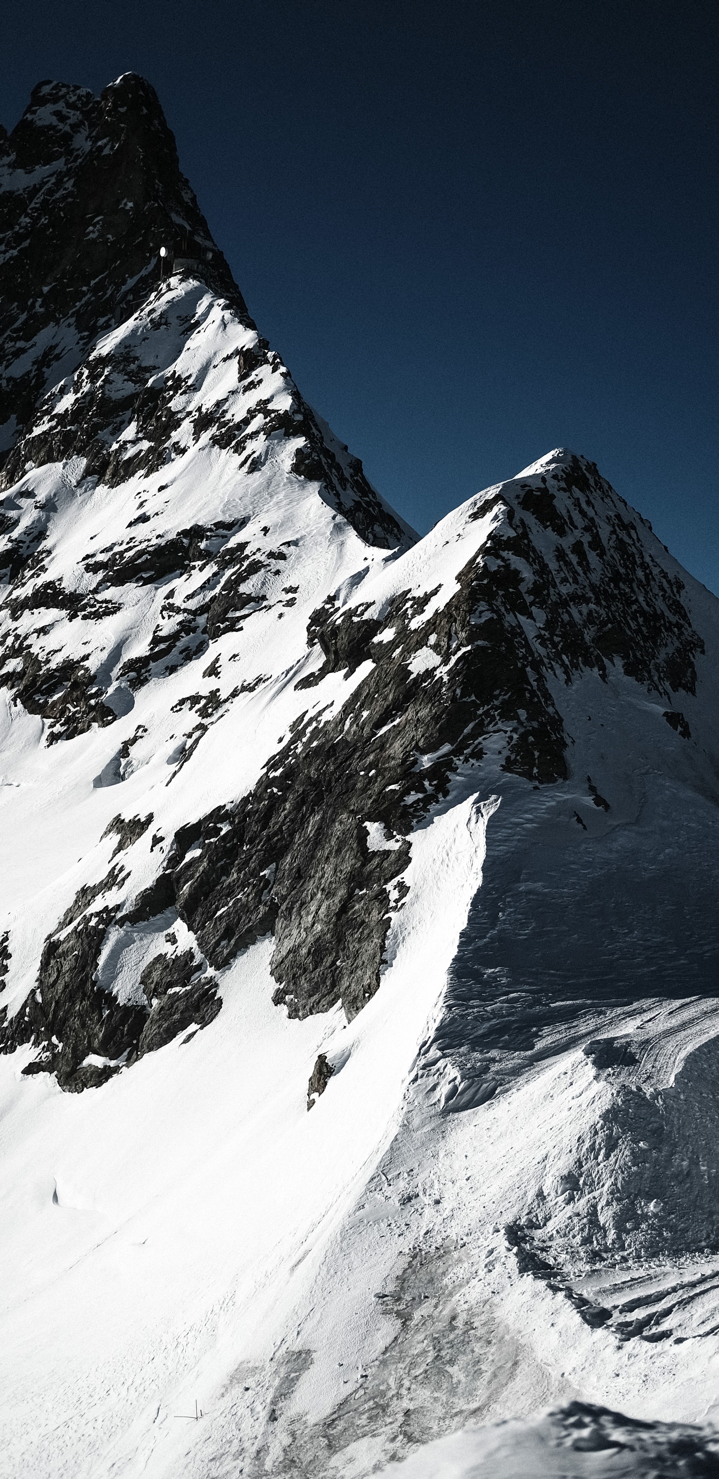 Обои природа, гора, снег, склон, мир в разрешении 1440x2960