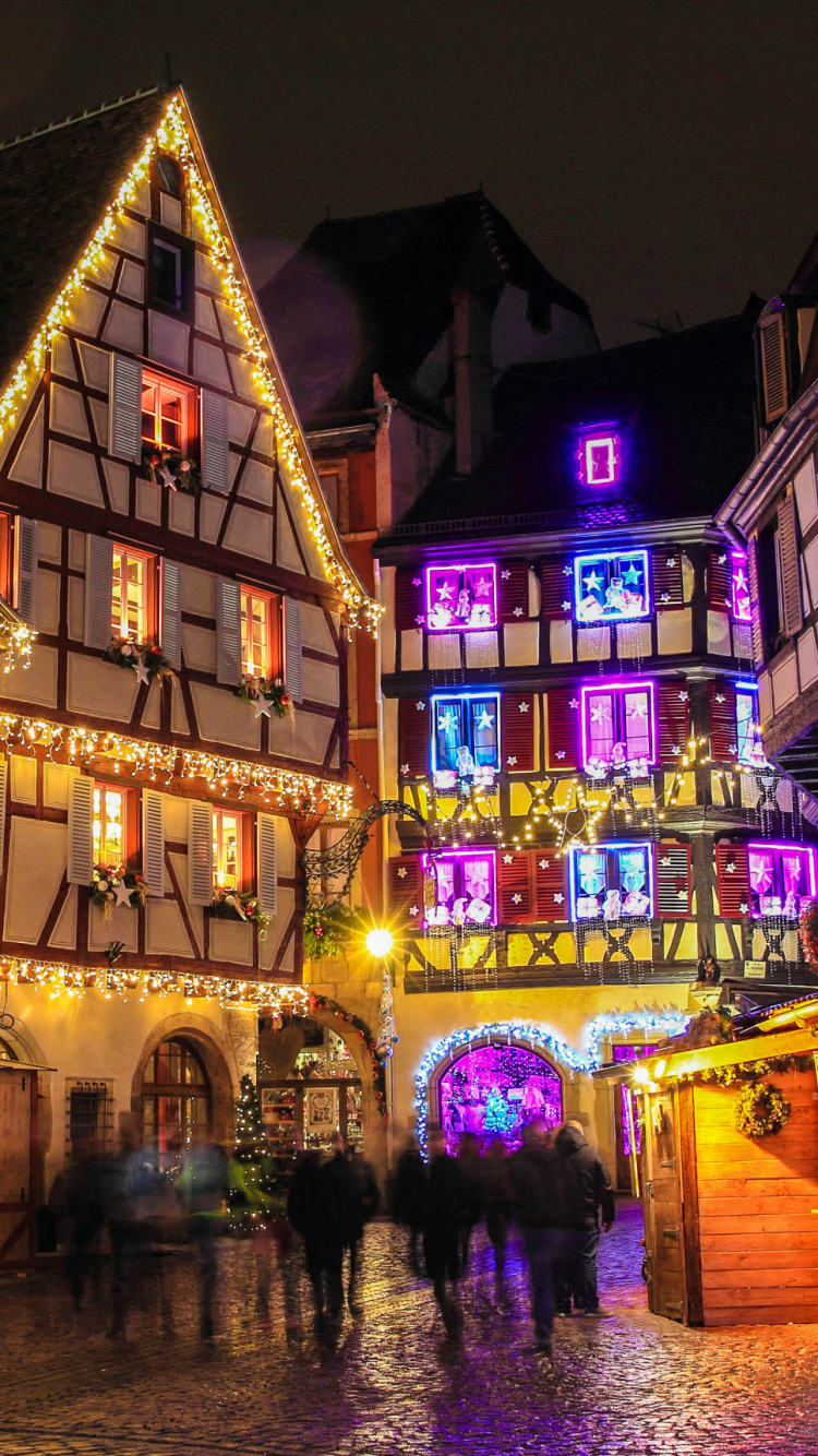 Обои Christkindelsmrik Страсбург, Рождественский рынок, Рождественский день, ночь, городок в разрешении 750x1334