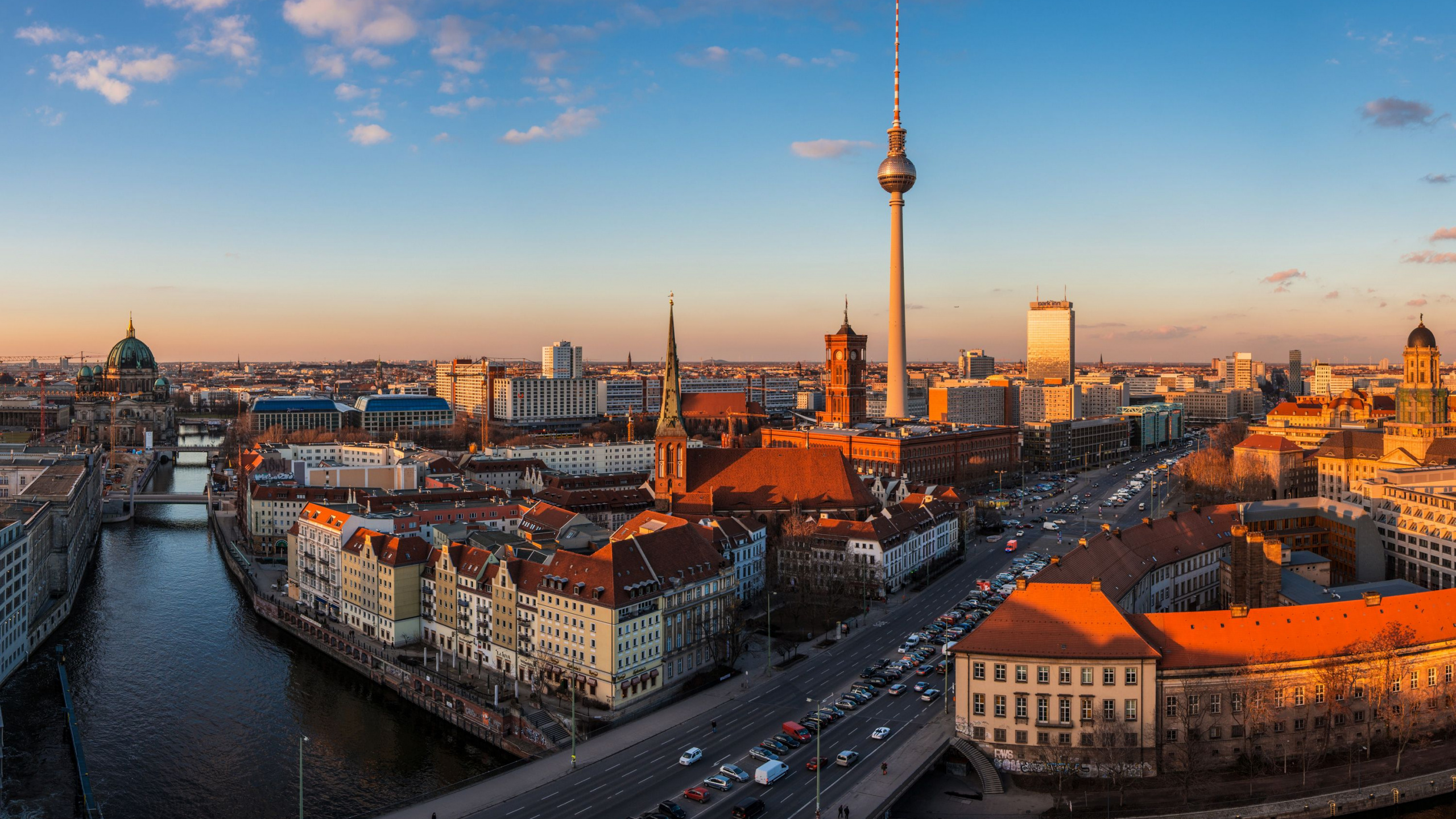 Обои 2018 TechCrunch Сорвать - Берлин, Берлин, городской пейзаж, город, городской район в разрешении 2560x1440