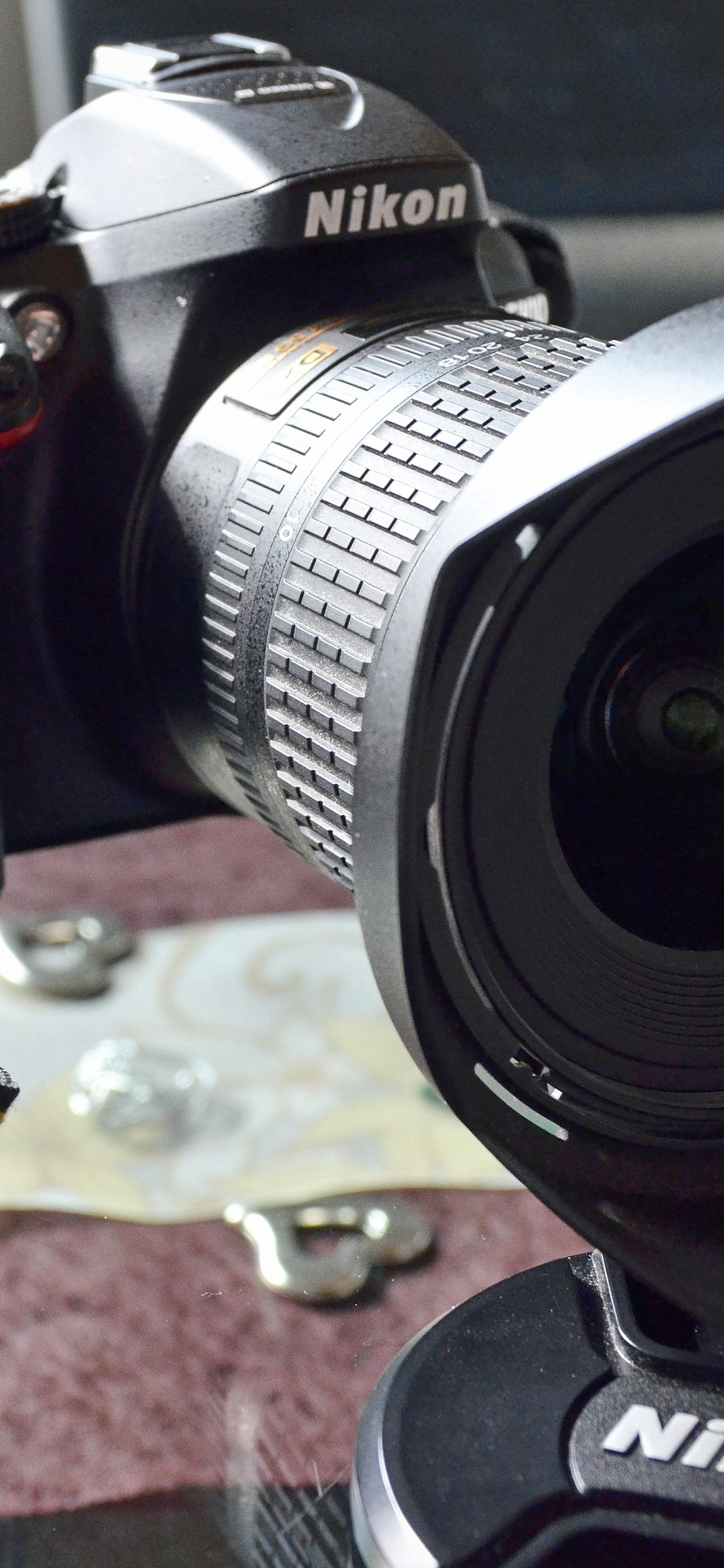 Обои Никон D5300 Камера, цифровые зеркальные, камера, Никон, оптика камеры в разрешении 1125x2436