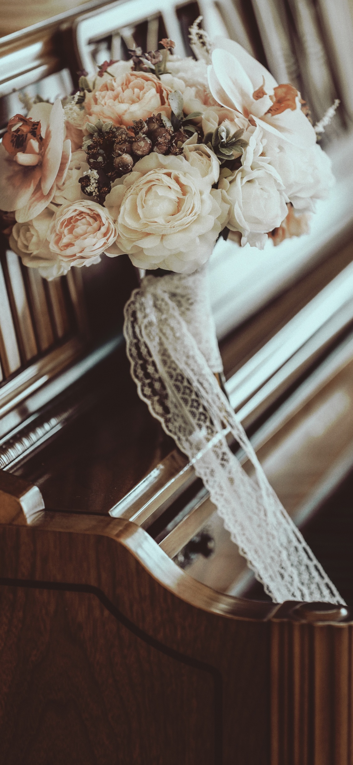 Обои букет, цветок, кружево, срезанные цветы, ткань в разрешении 1125x2436