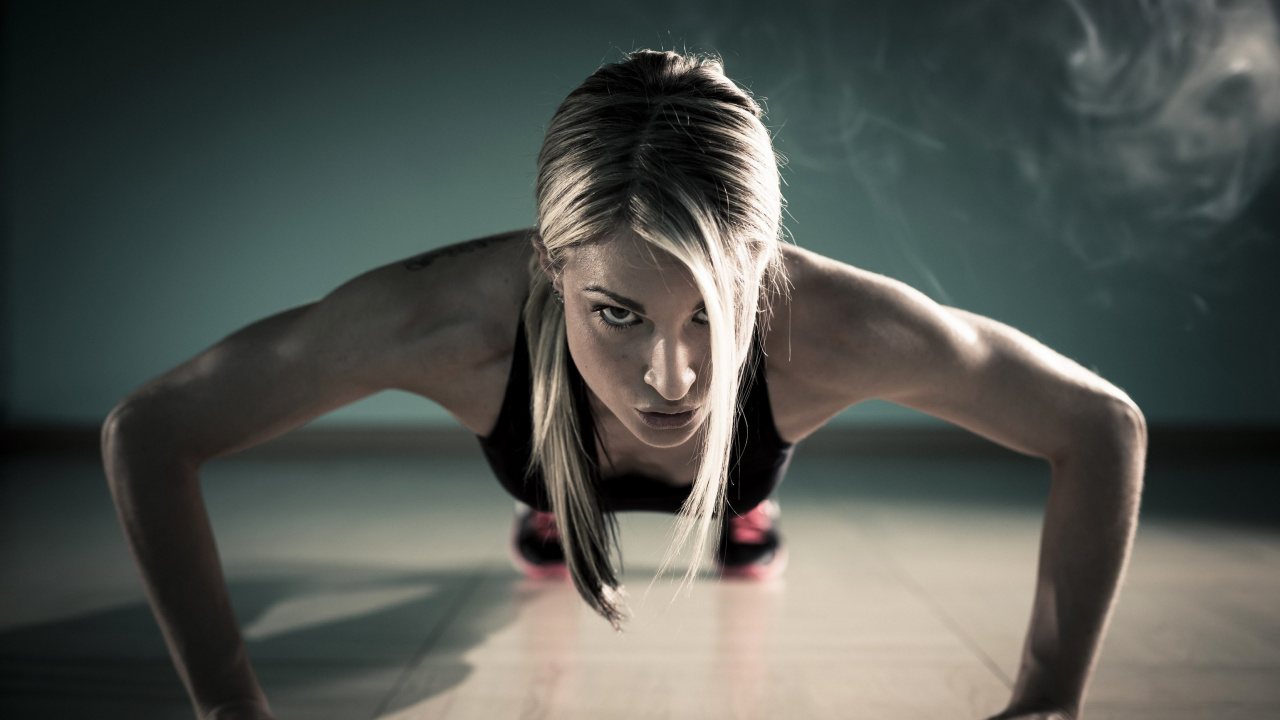 Обои упражнение, фитнесс центр, гантель, физическая подготовка, красота в разрешении 1280x720