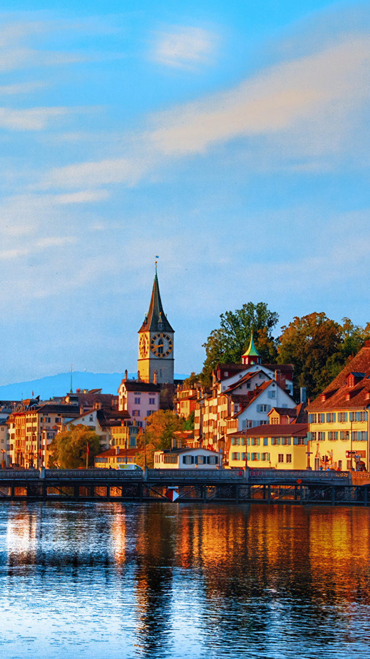 Обои вода, отражение, ориентир, городок, водный путь в разрешении 750x1334