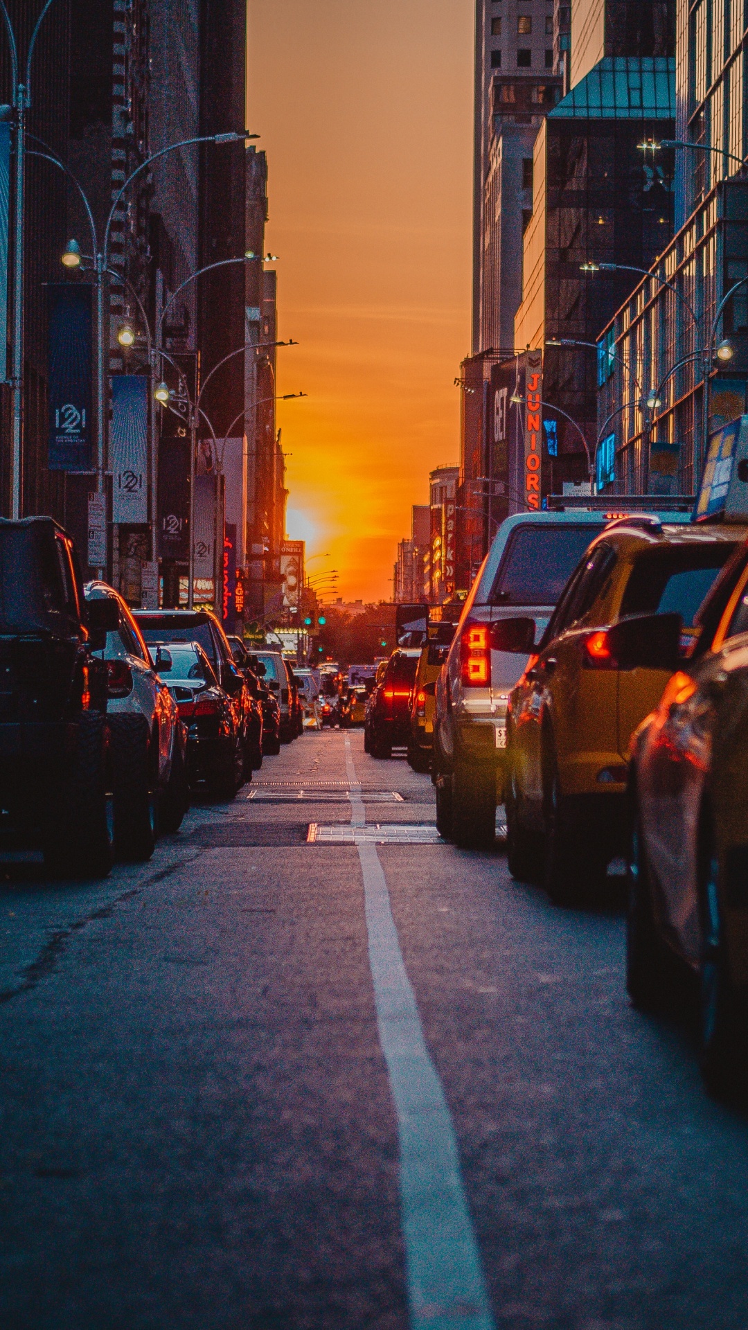 Обои трафик, дорожные пробки, дорога, ночь, улица в разрешении 1080x1920