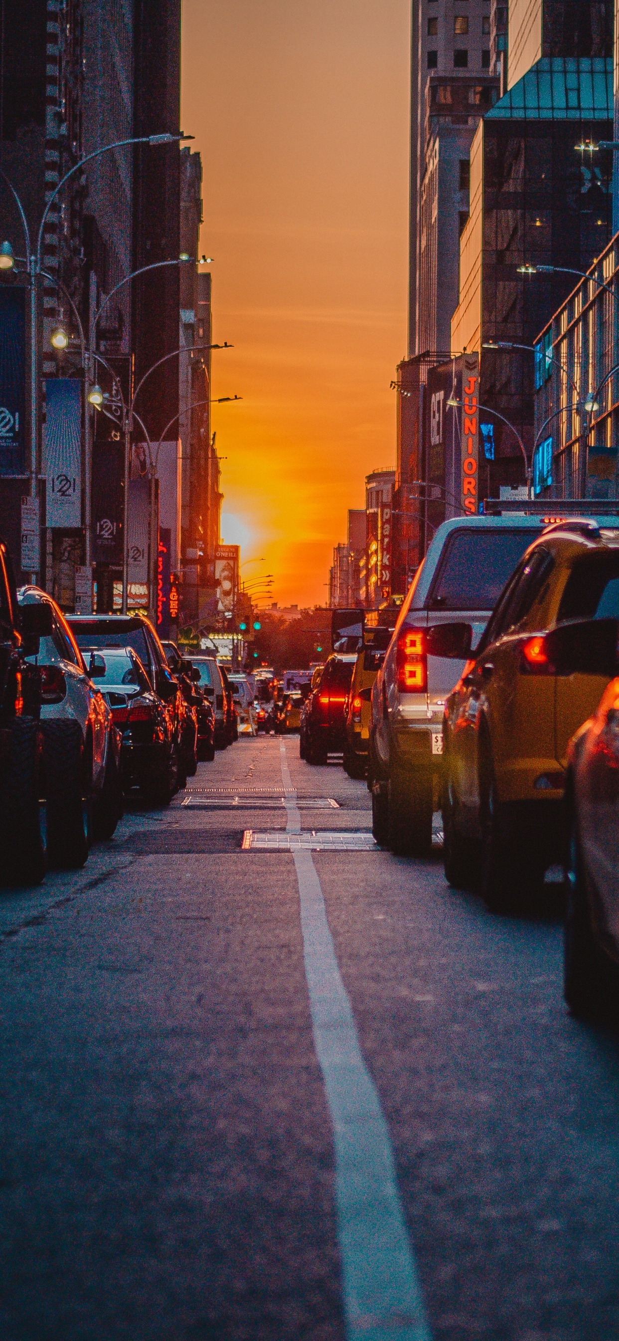 Обои трафик, дорожные пробки, дорога, ночь, улица в разрешении 1242x2688